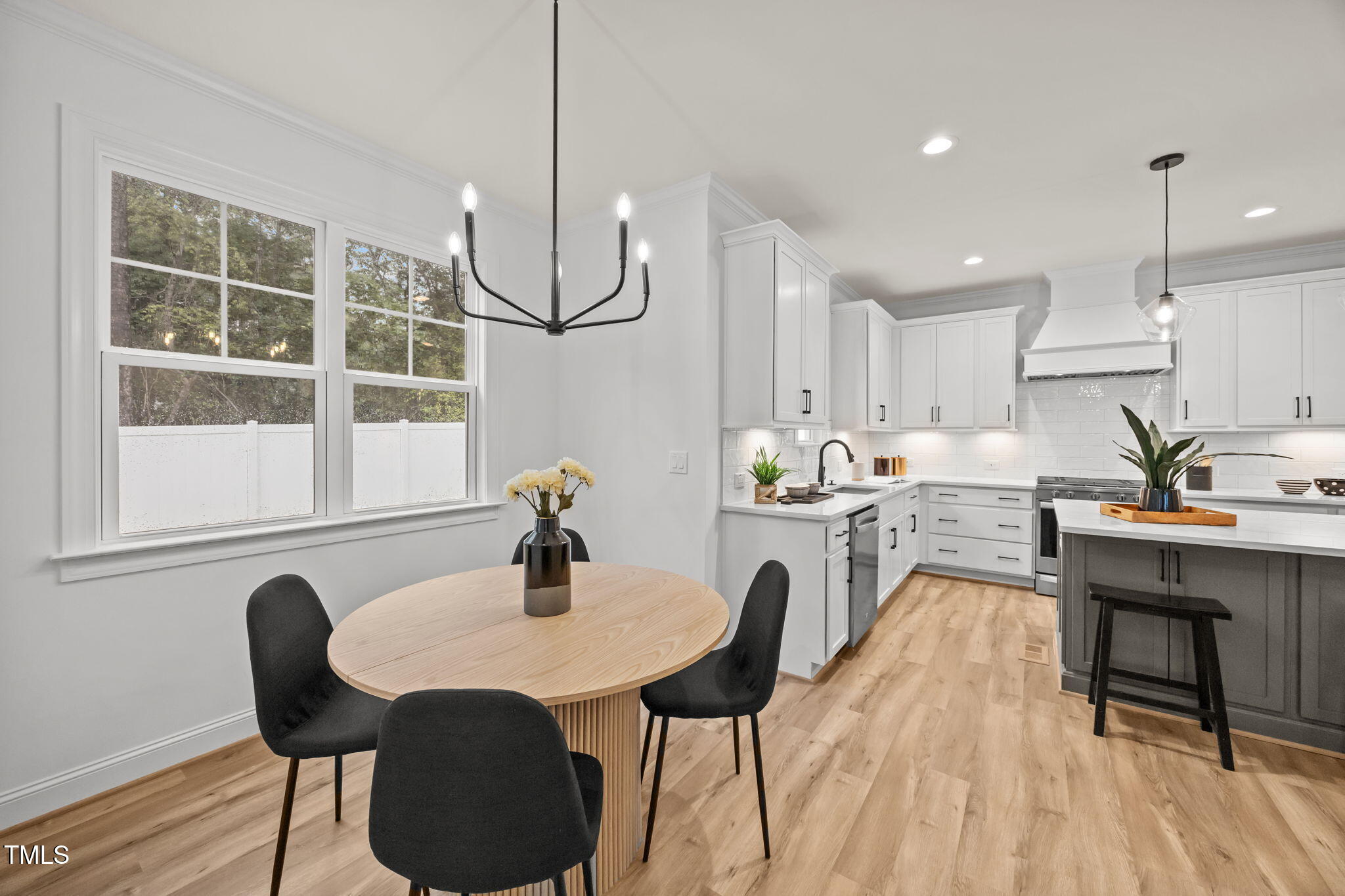 2621 Silver Gate Court Property Photo 10