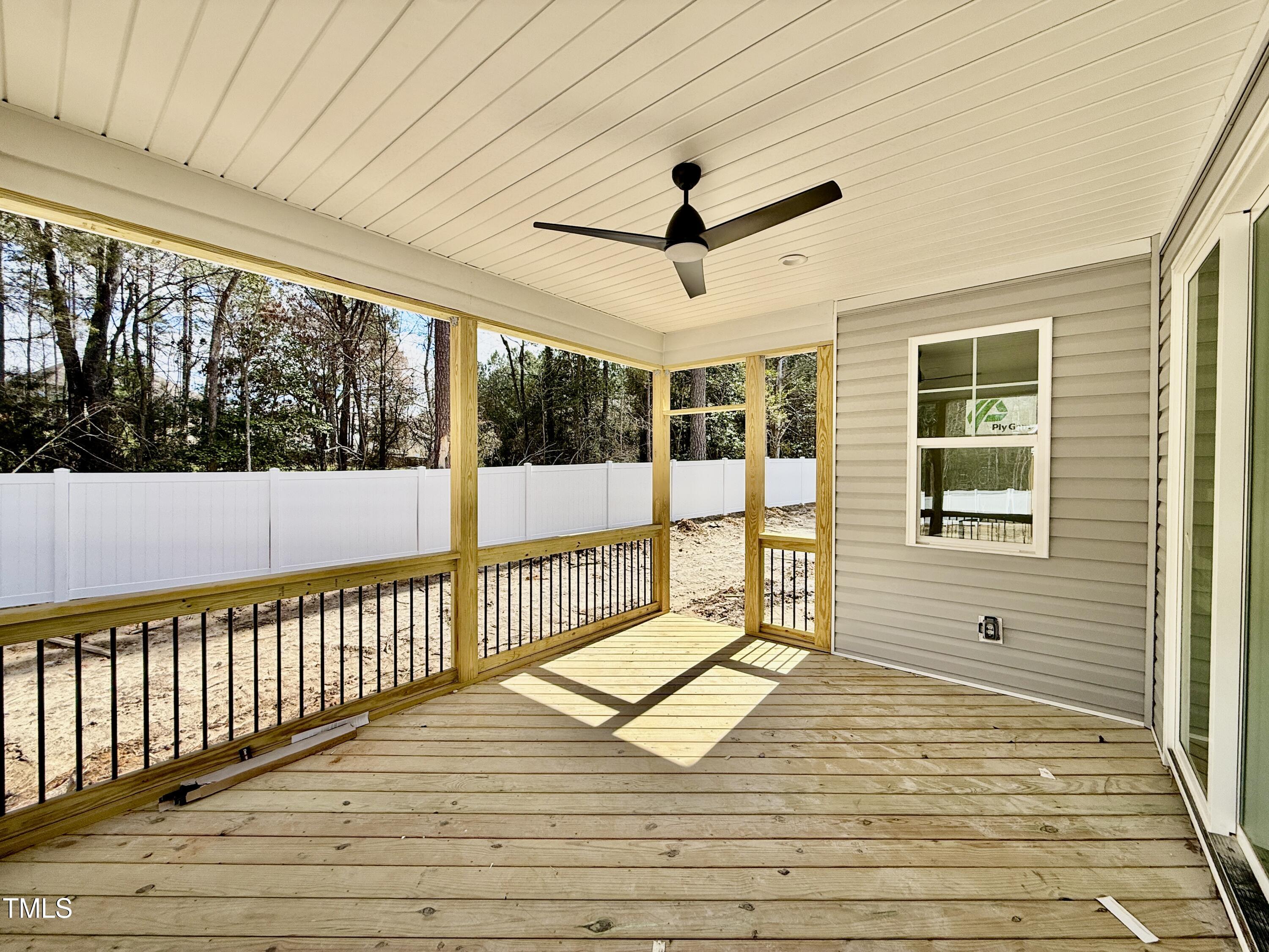 2621 Silver Gate Court Property Photo 15
