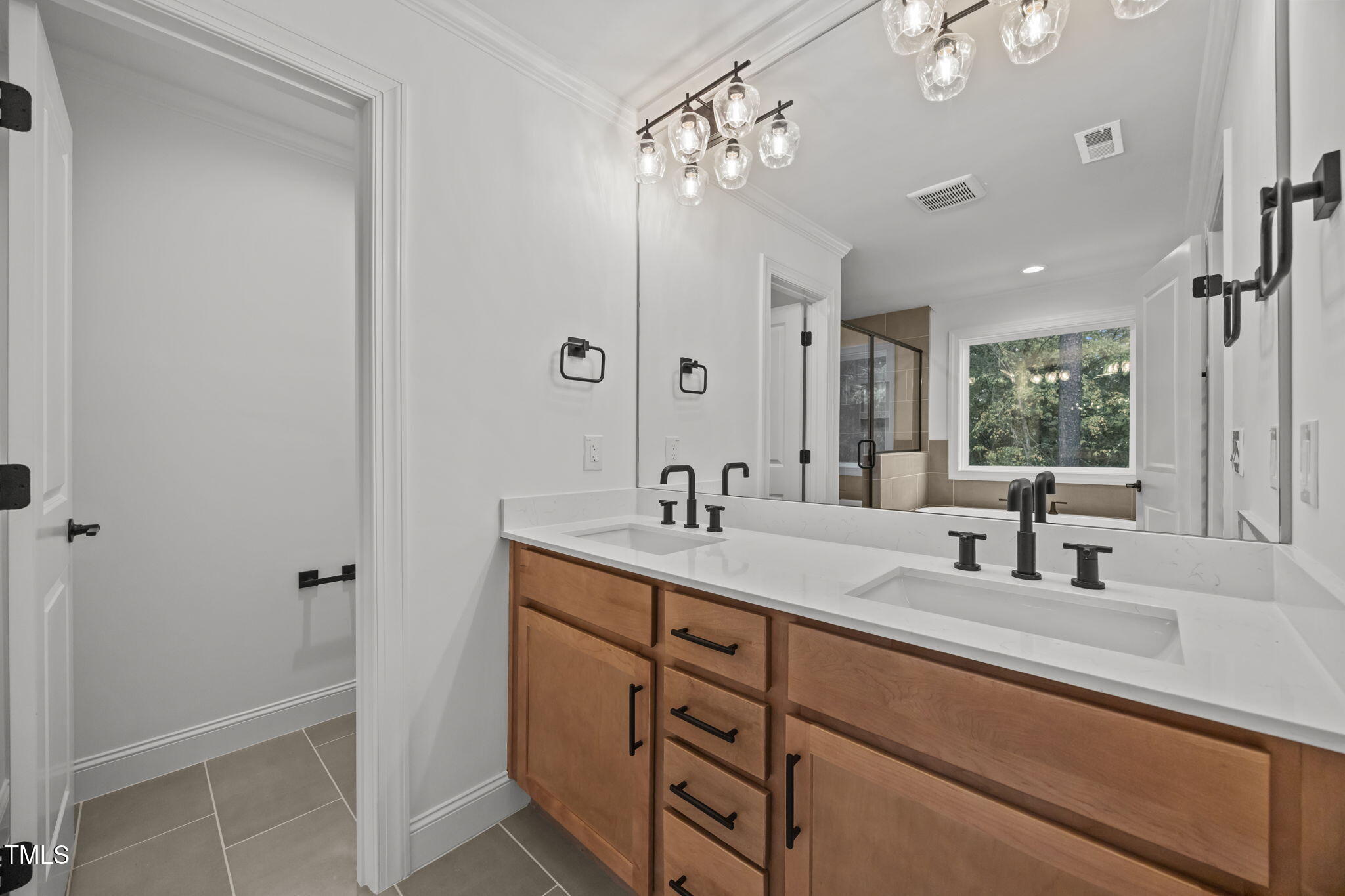 2621 Silver Gate Court Property Photo 16