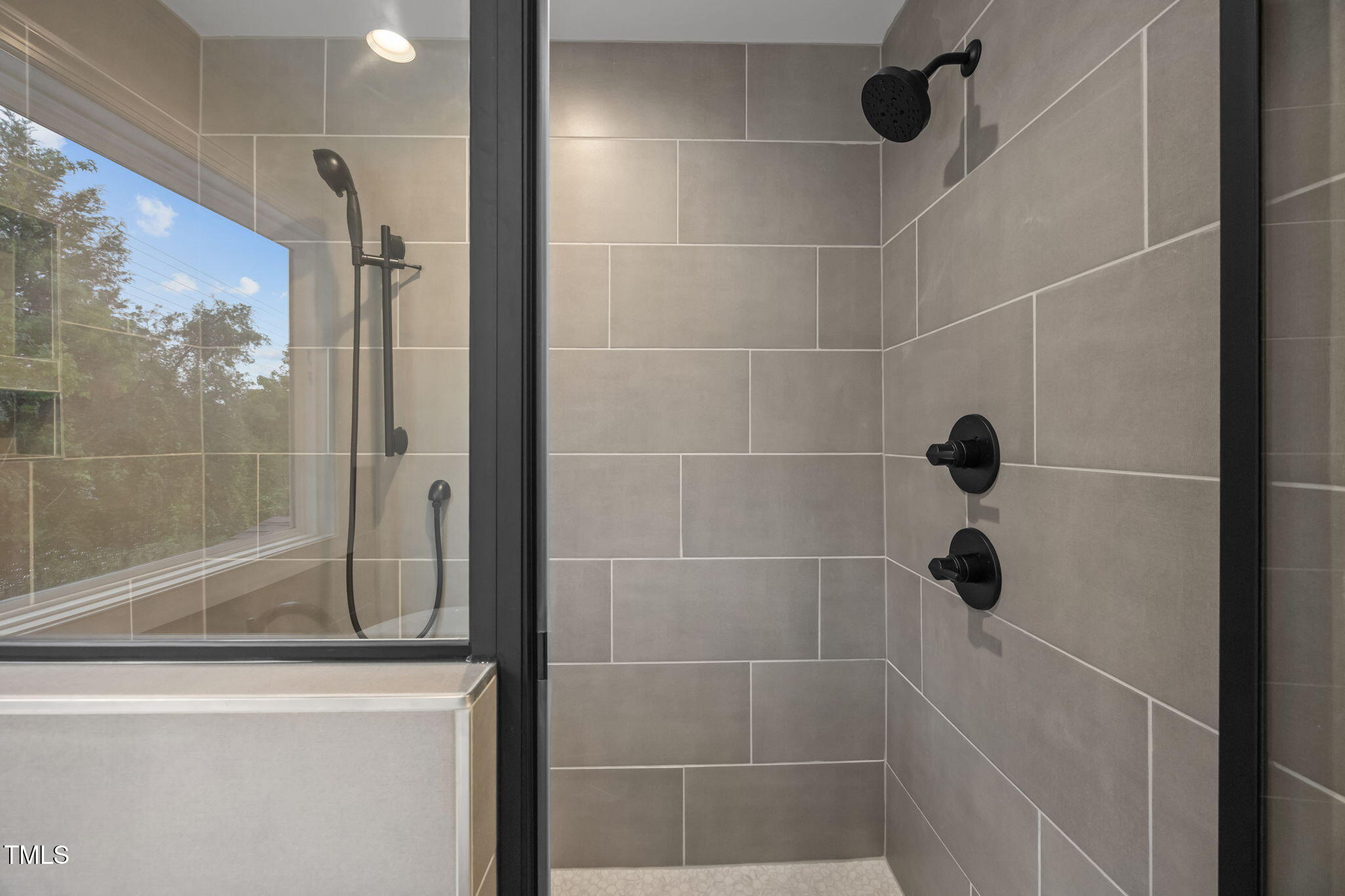 2621 Silver Gate Court Property Photo 18