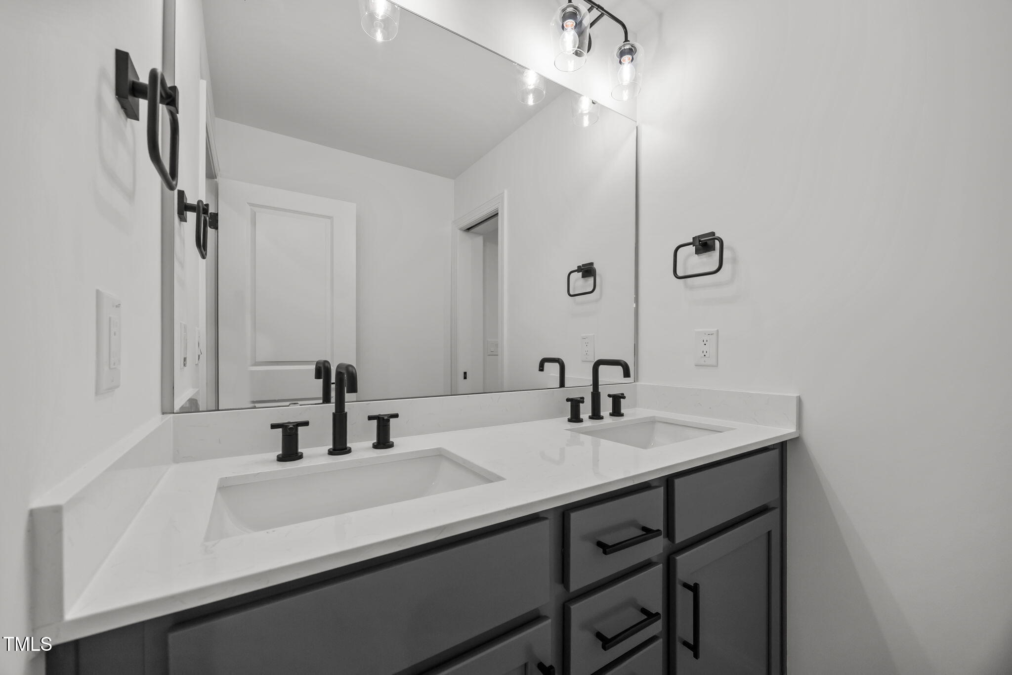 2621 Silver Gate Court Property Photo 22