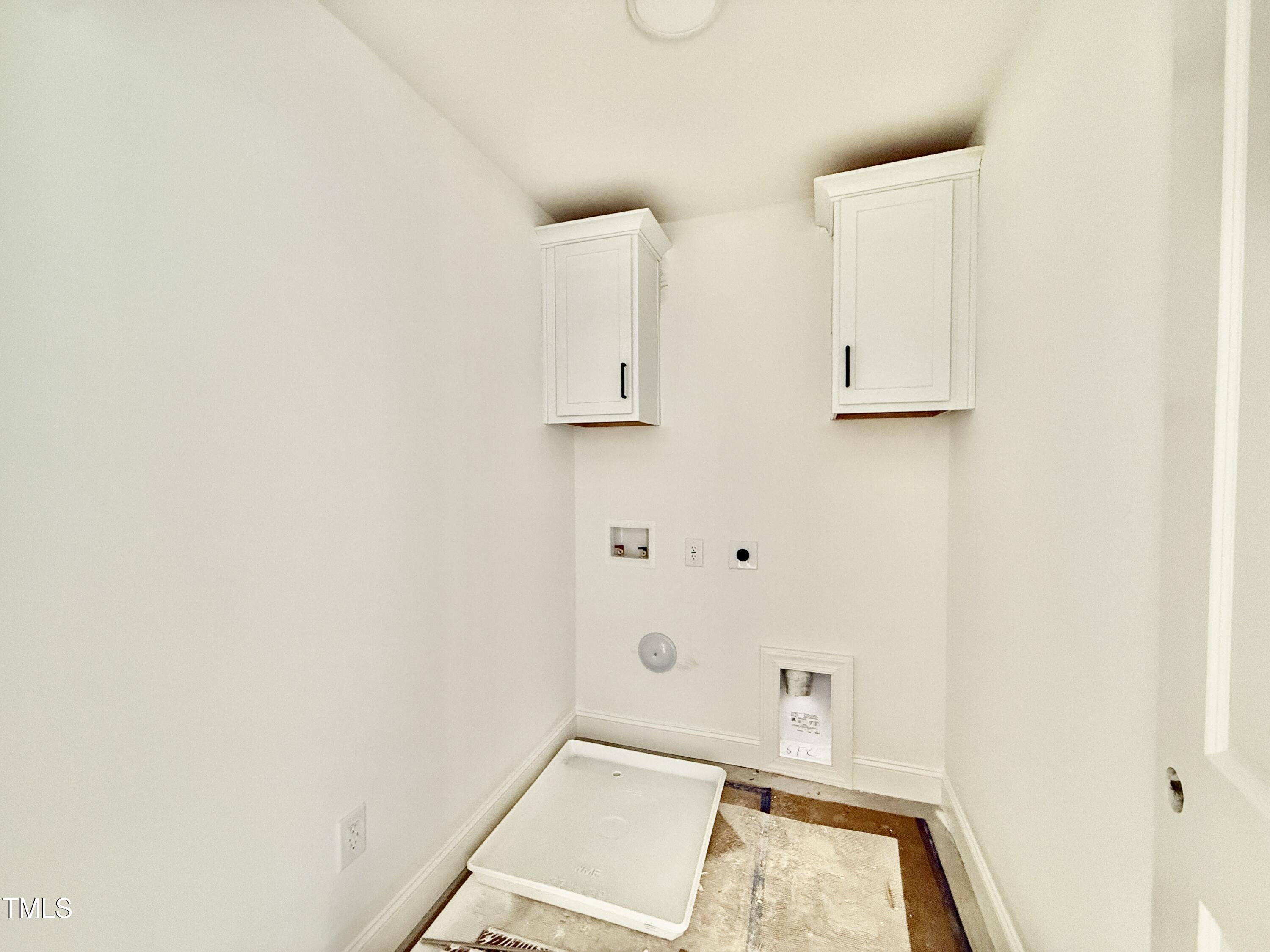2621 Silver Gate Court Property Photo 23