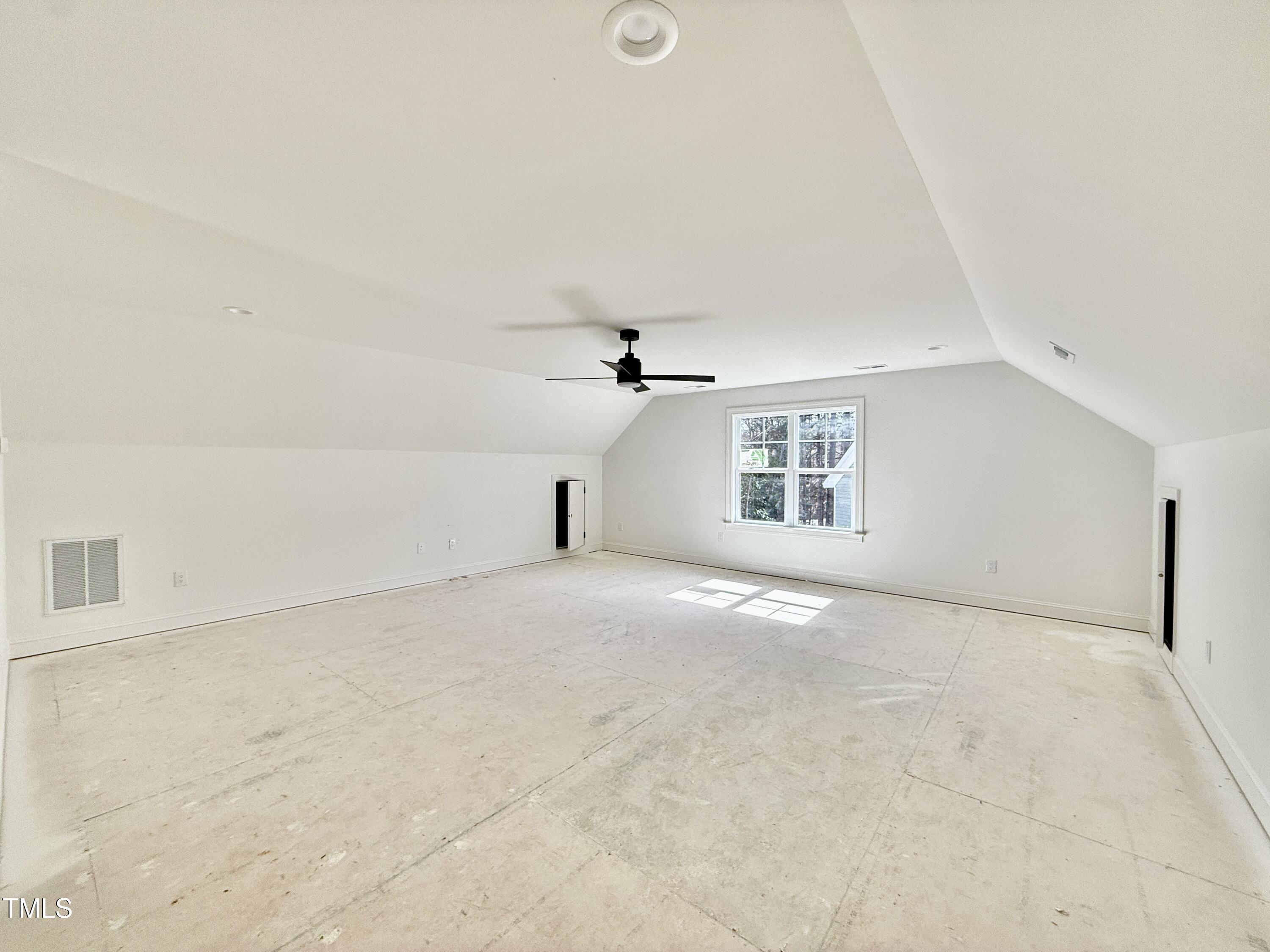 2621 Silver Gate Court Property Photo 27