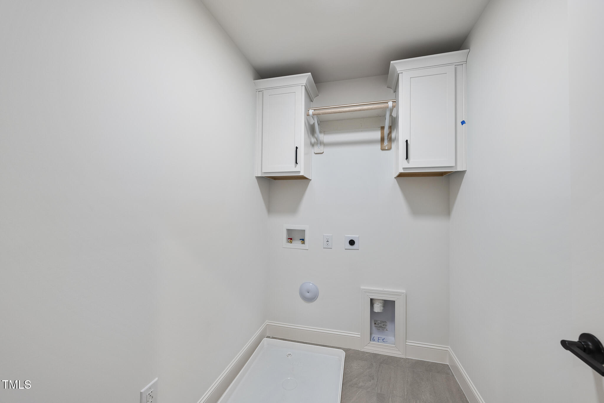 2621 Silver Gate Court Property Photo 32