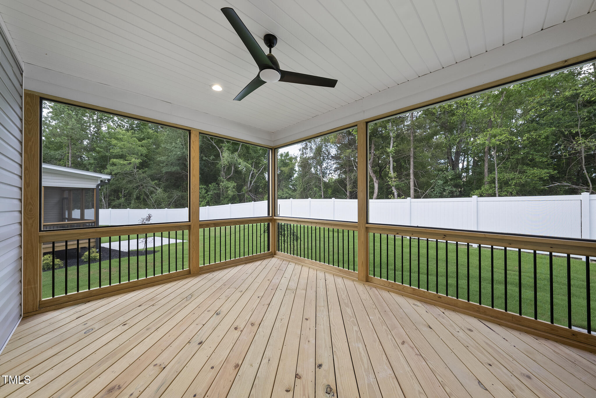 2621 Silver Gate Court Property Photo 33