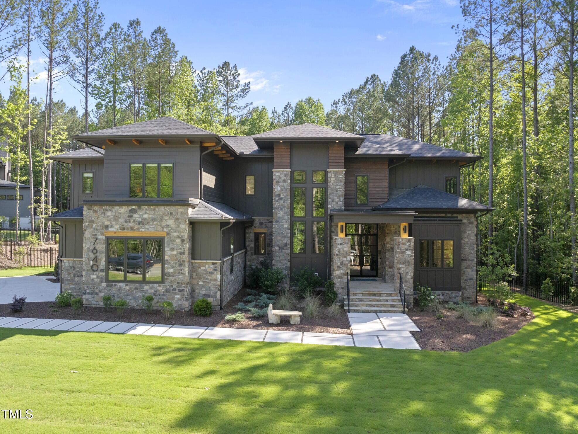 7640 Falls Creek Lane Property Photo 1