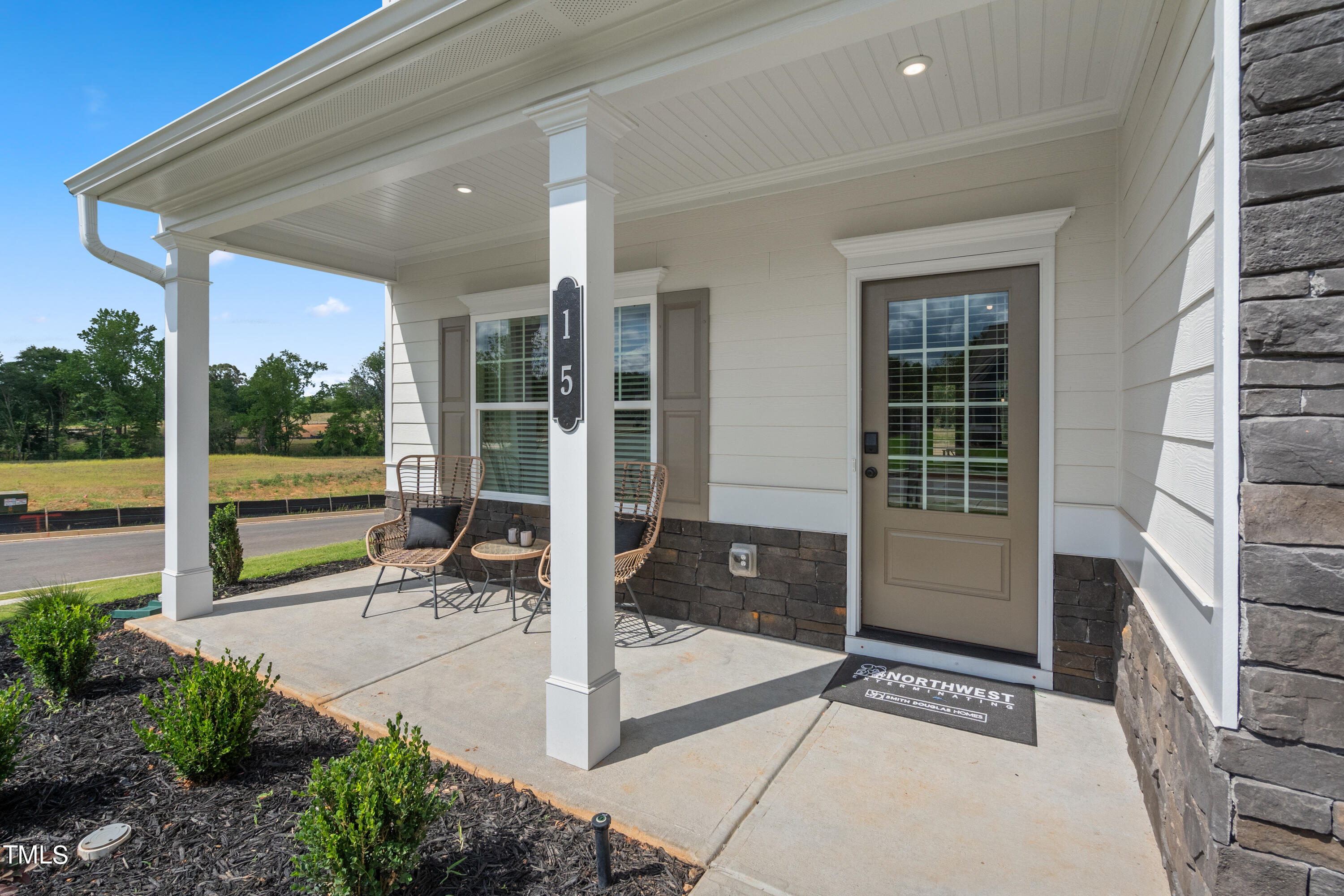 1613 Old Barn Road Property Photo 3