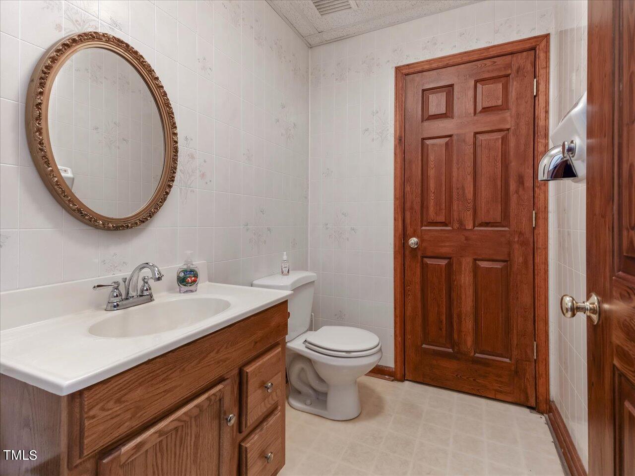 140 & 148 East Street Property Photo 38