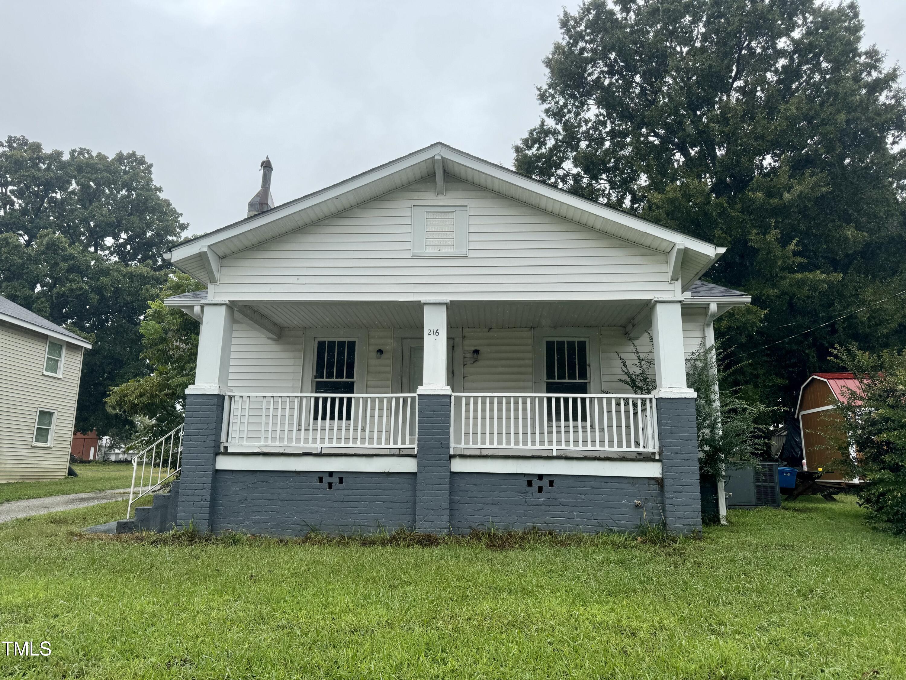 216 N Logan Street Property Photo
