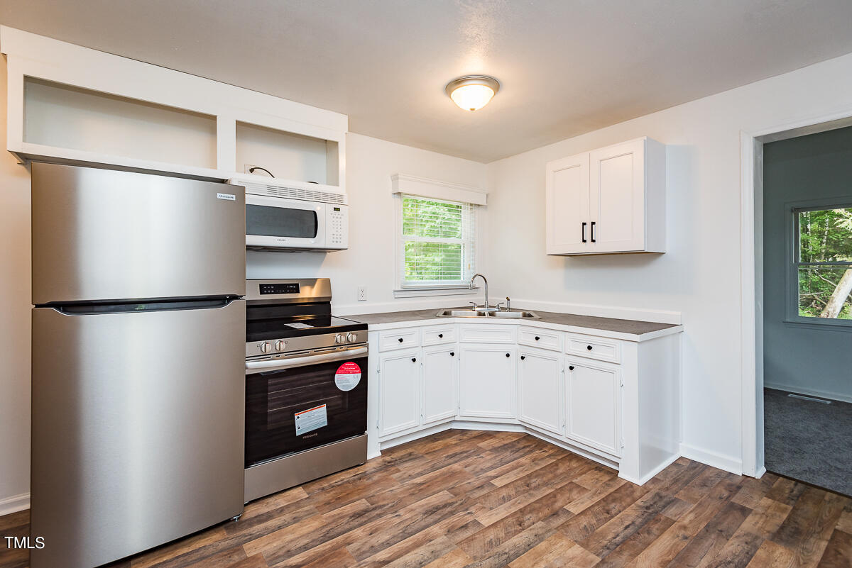 683 Baynes Road Property Photo 6