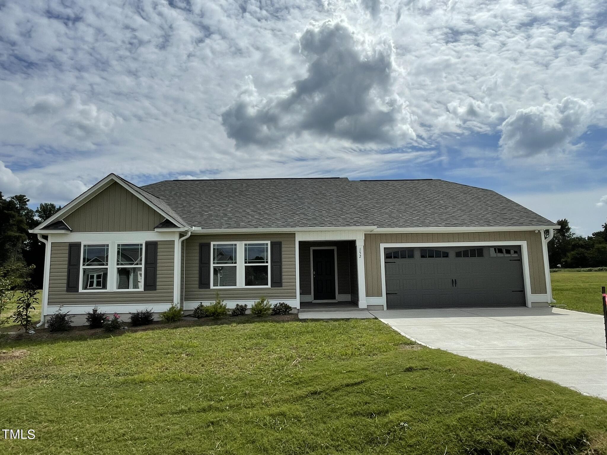 152 Lotus Avenue Property Photo 1