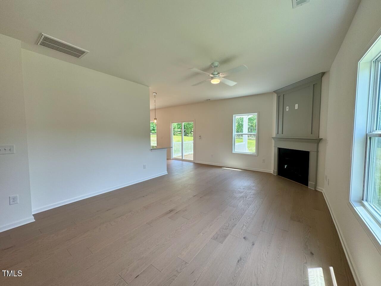 235 Grand Griffon Way Property Photo 6
