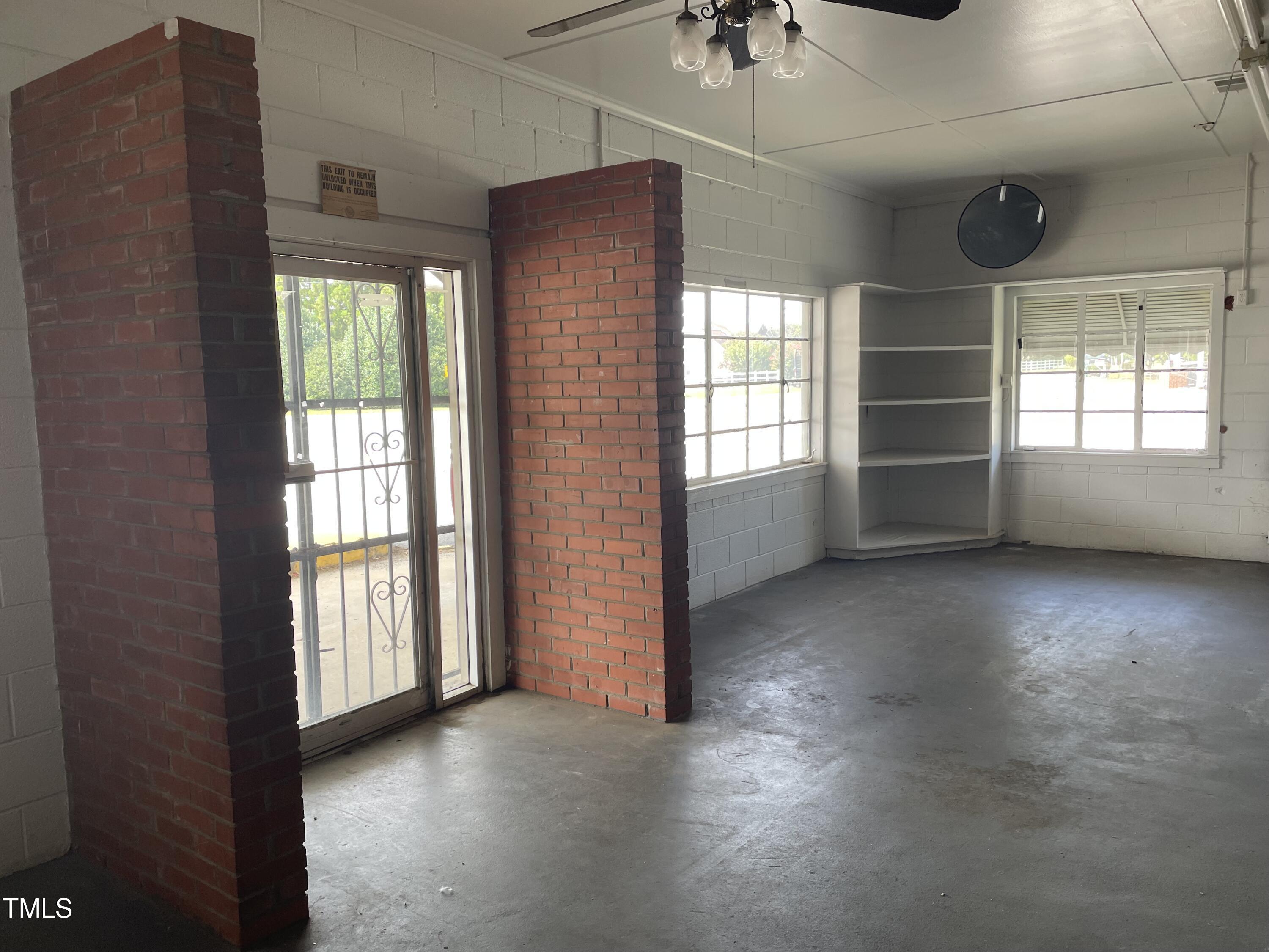 9801 Ten-ten Road Property Photo 3