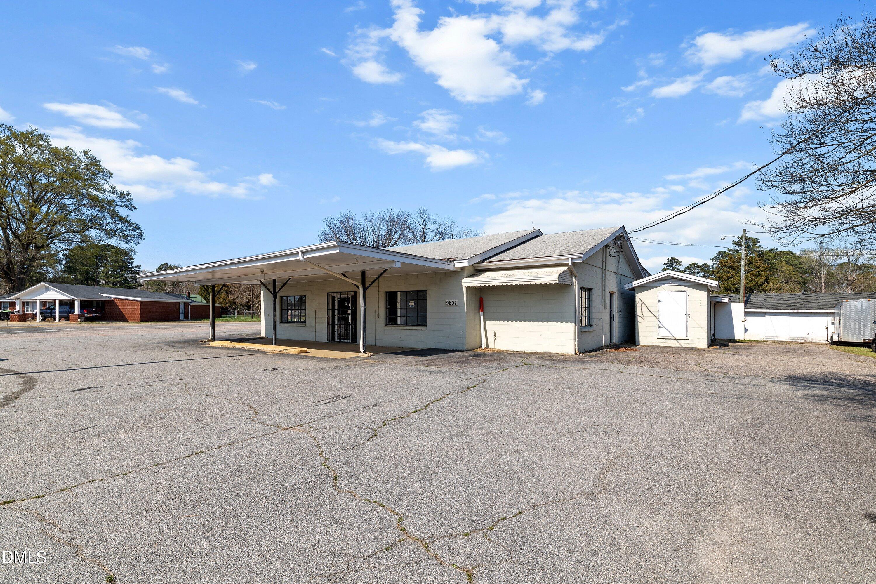 9801 Ten-ten Road Property Photo 21