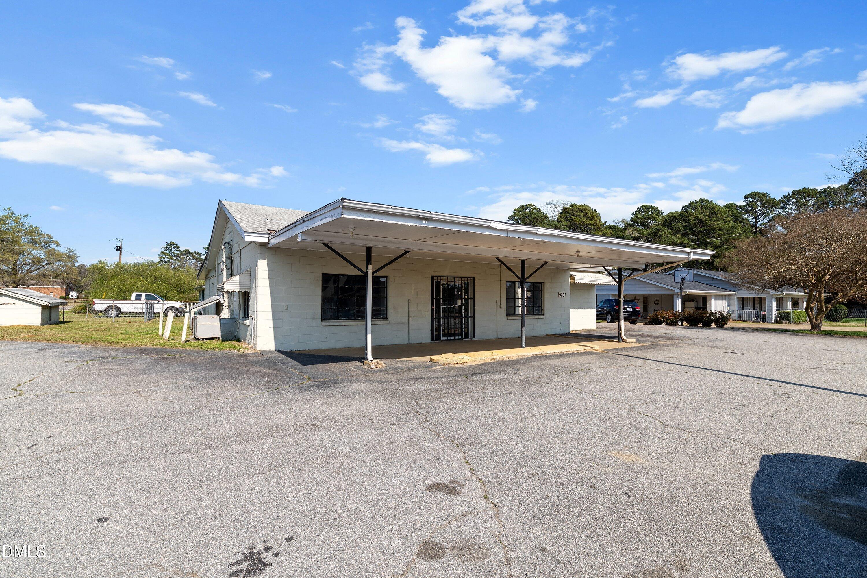 9801 Ten-ten Road Property Photo 22