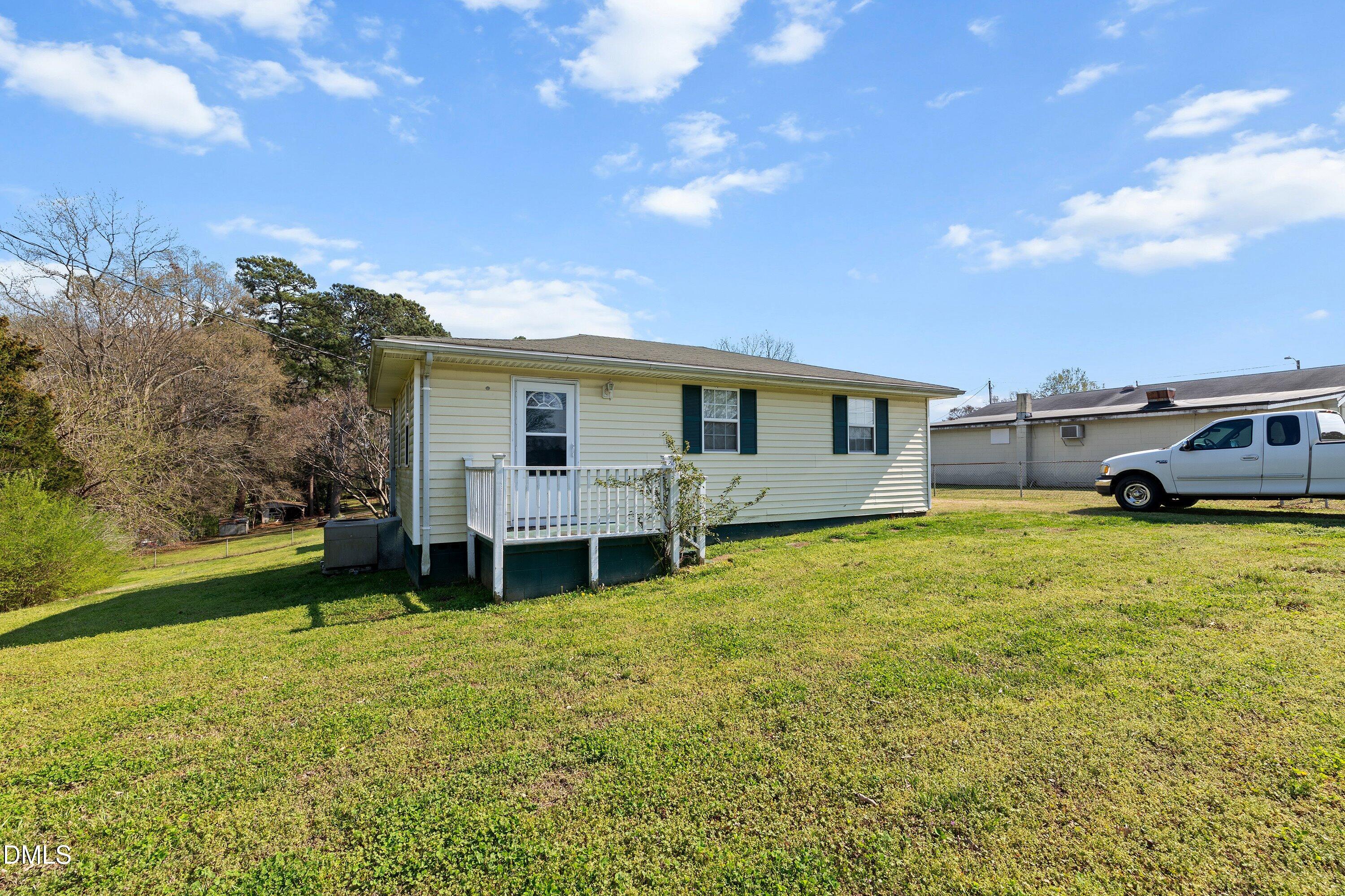 9801 Ten-ten Road Property Photo 28