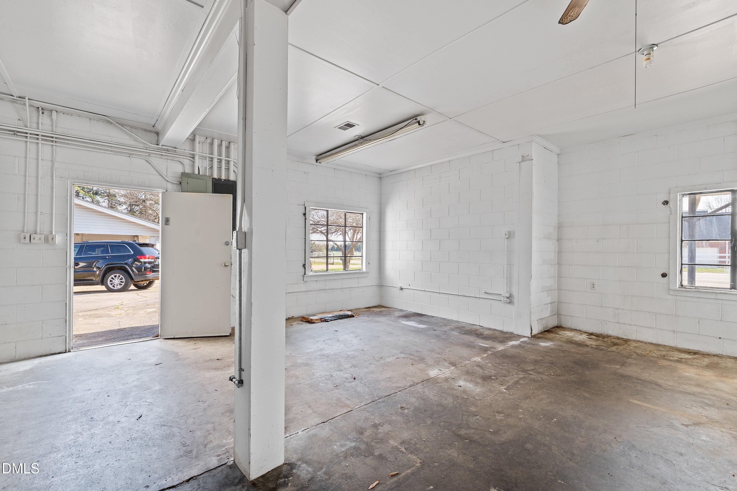 9801 Ten-ten Road Property Photo 29