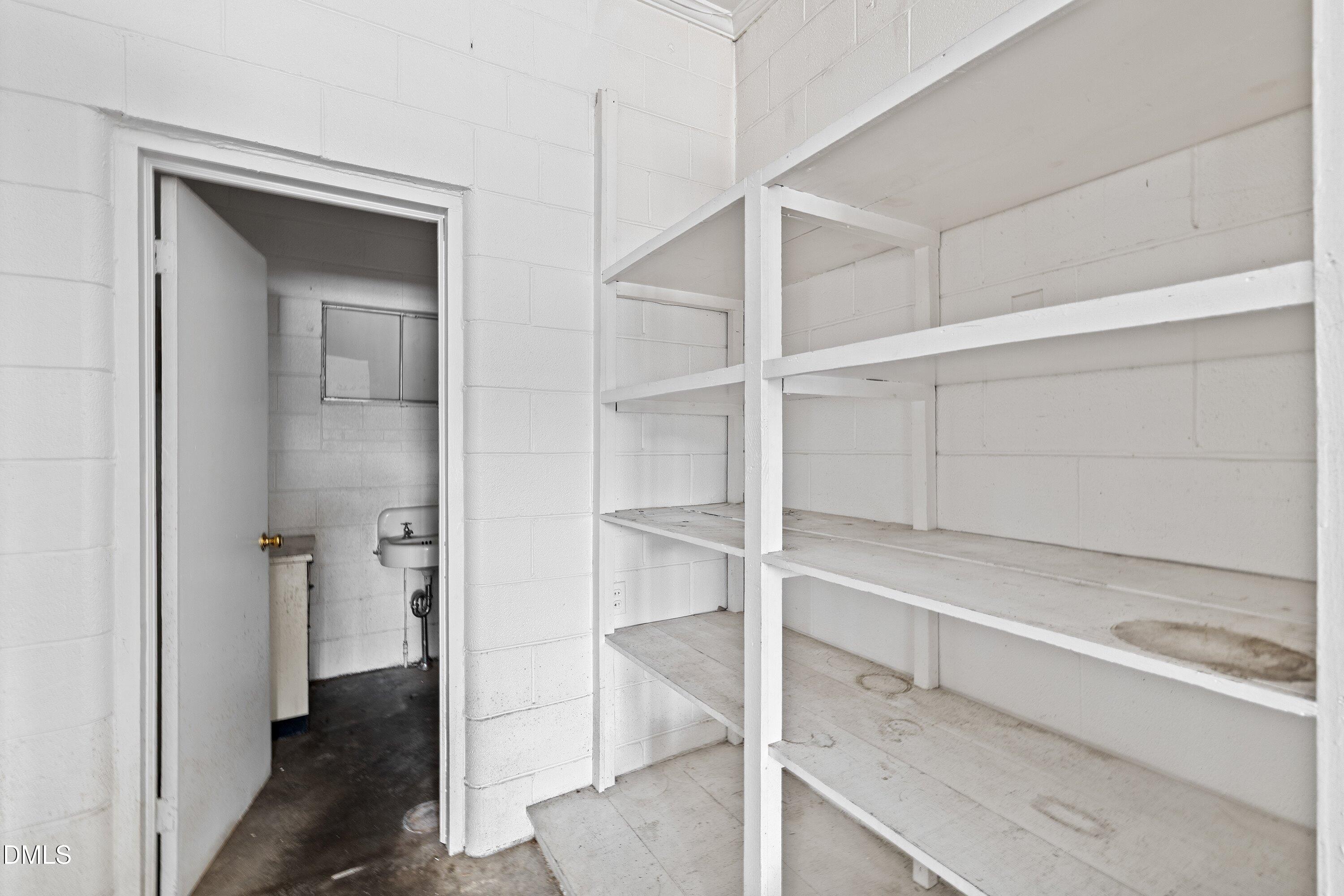 9801 Ten-ten Road Property Photo 31