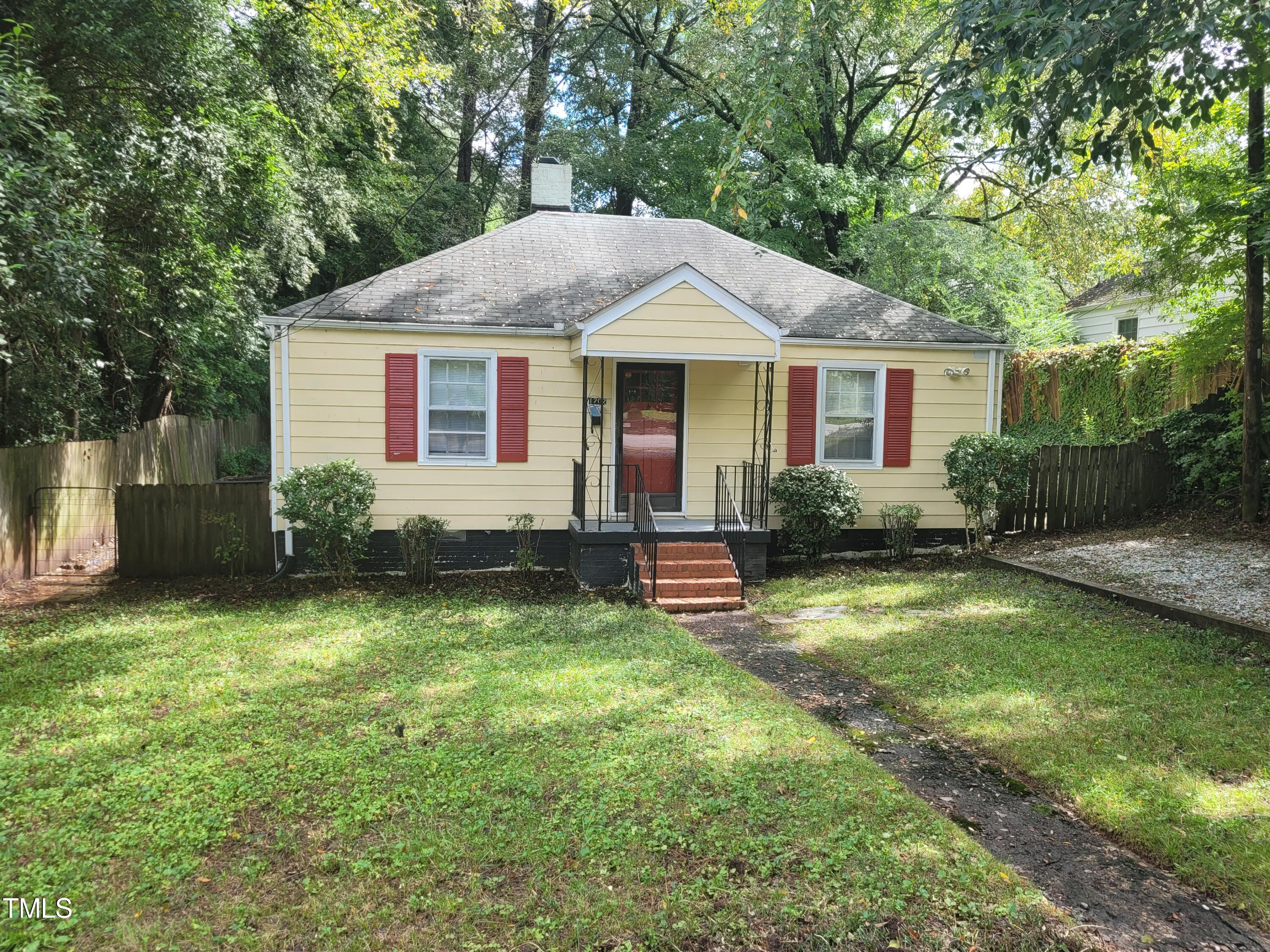 1202 N Duke Street Property Photo 1