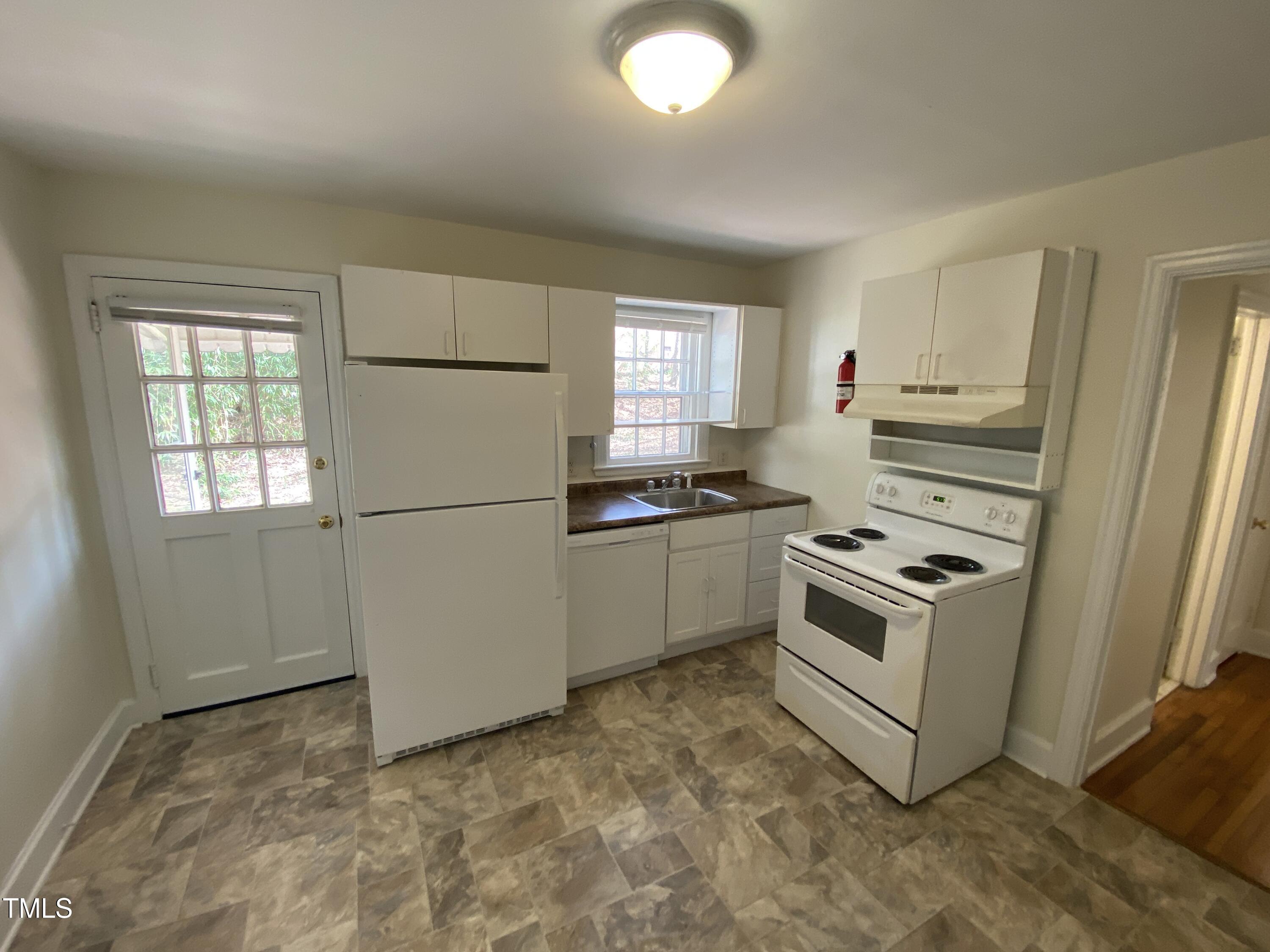 1202 N Duke Street Property Photo 4