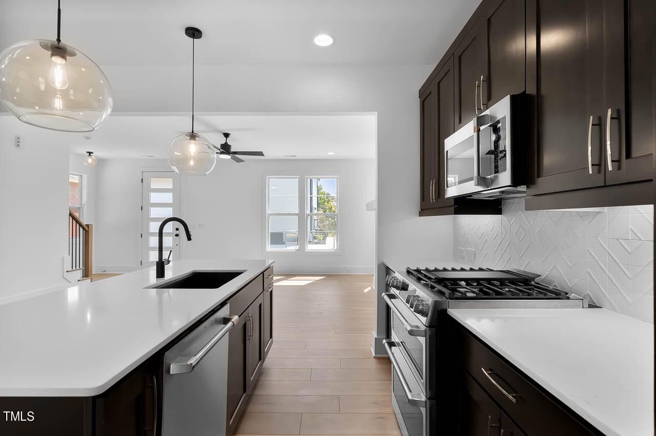 2337 E Main Street Property Photo 7