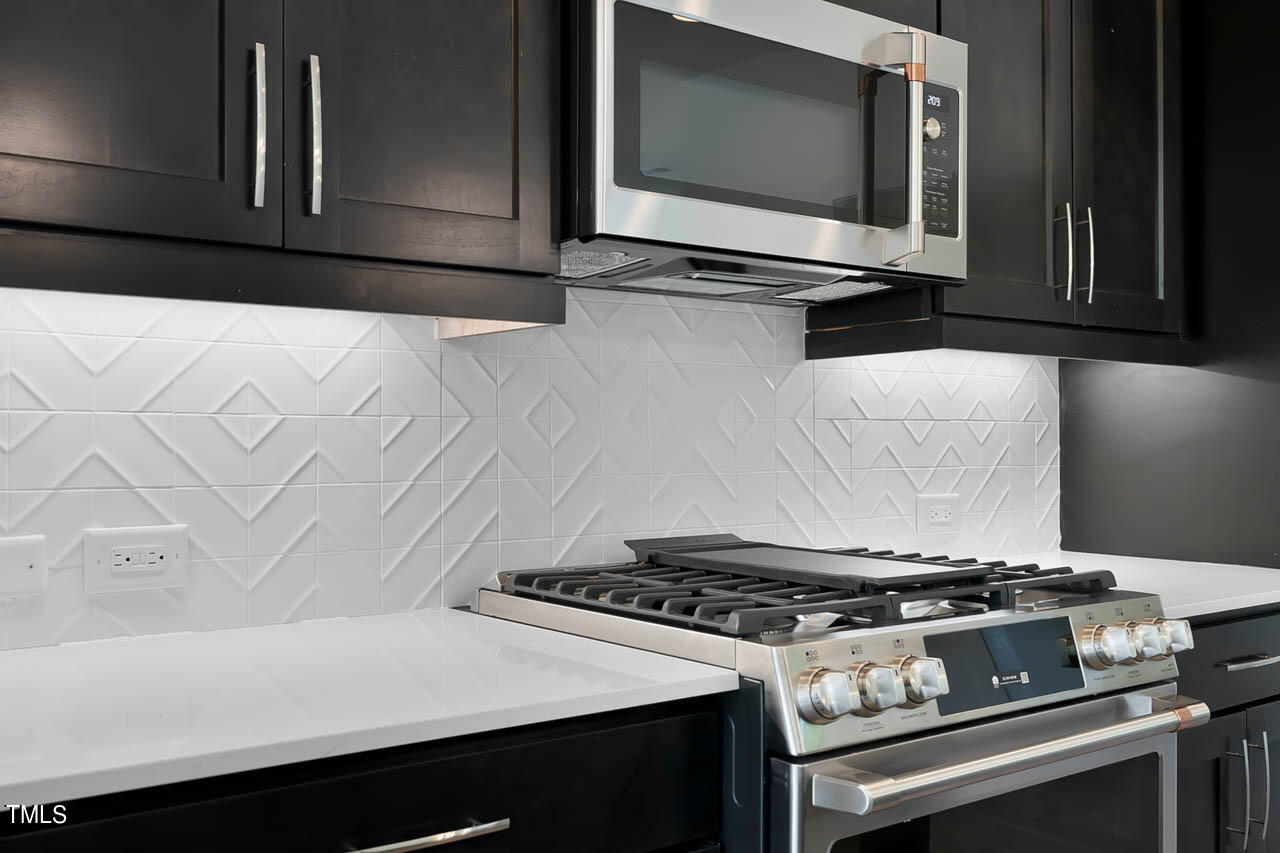 2337 E Main Street Property Photo 8