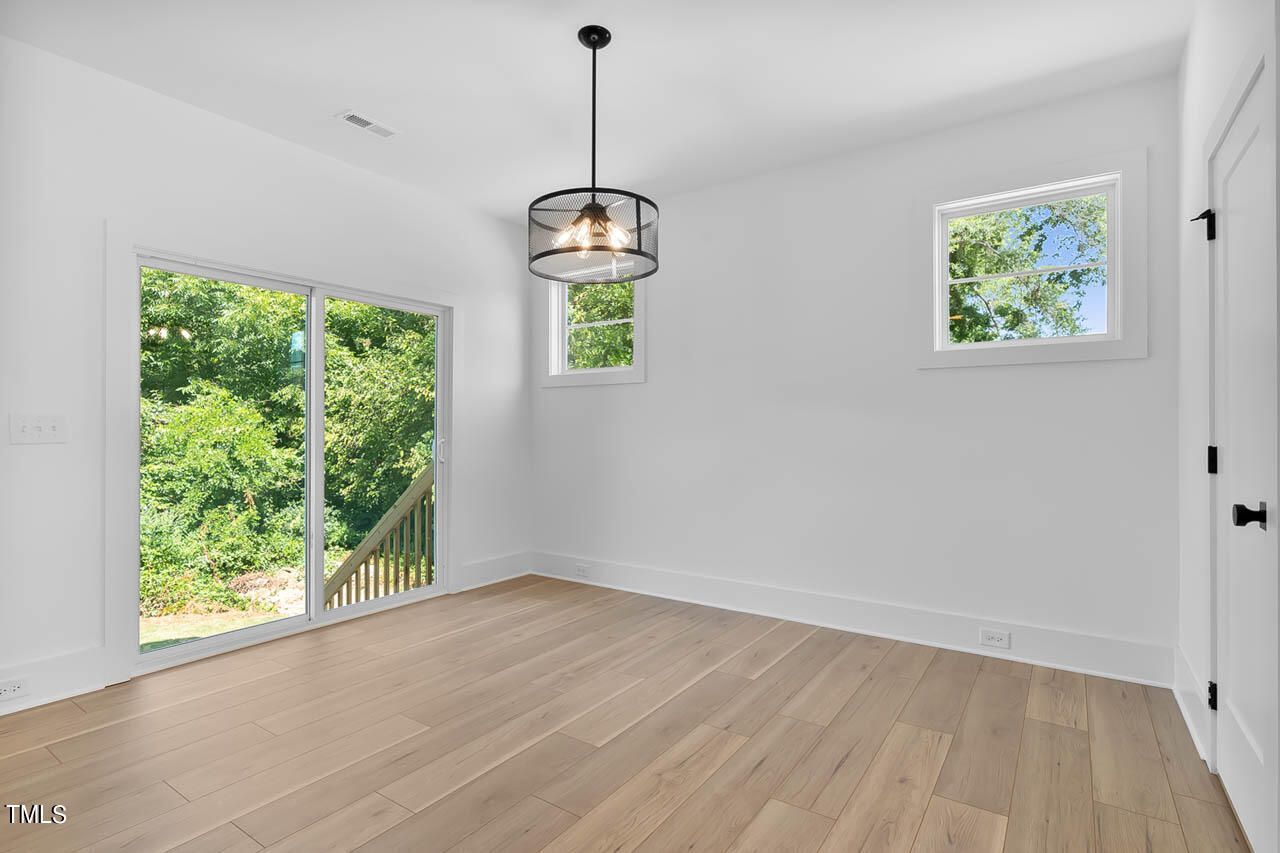 2337 E Main Street Property Photo 10