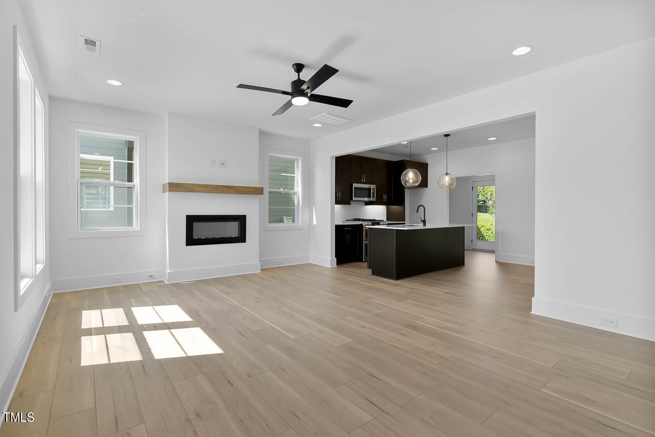 2337 E Main Street Property Photo 11