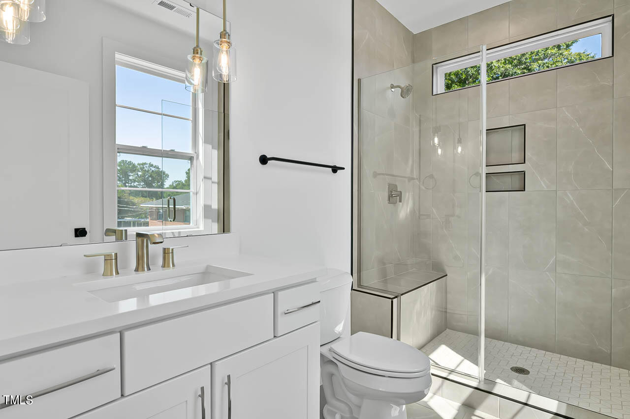 2337 E Main Street Property Photo 20