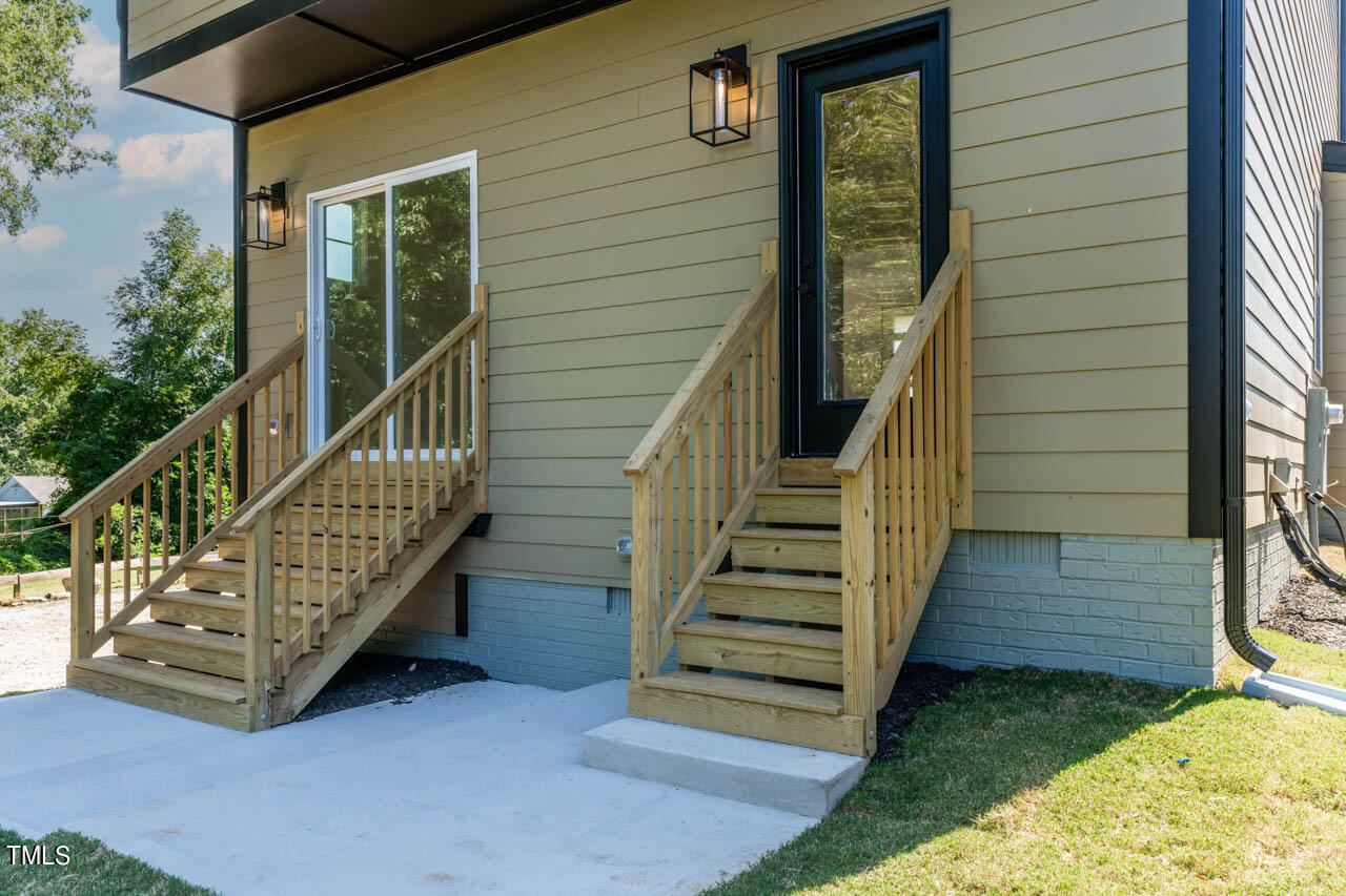 2337 E Main Street Property Photo 34