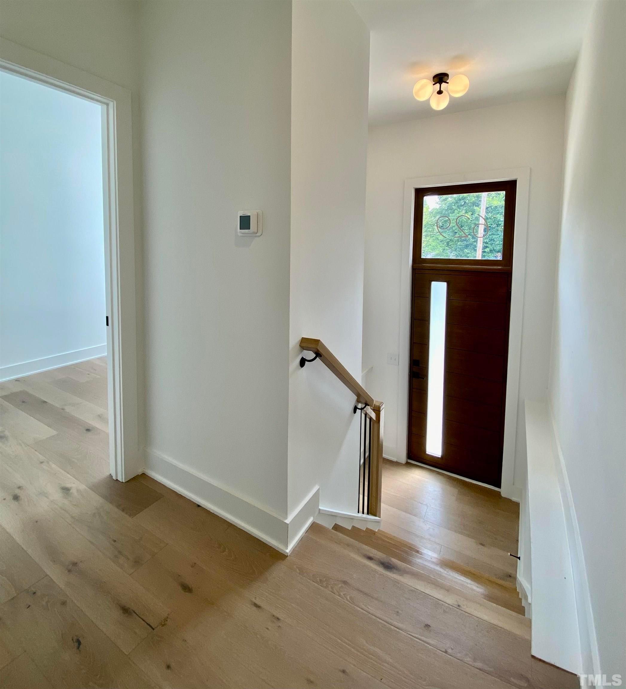 629 N Queen Street Property Photo 4