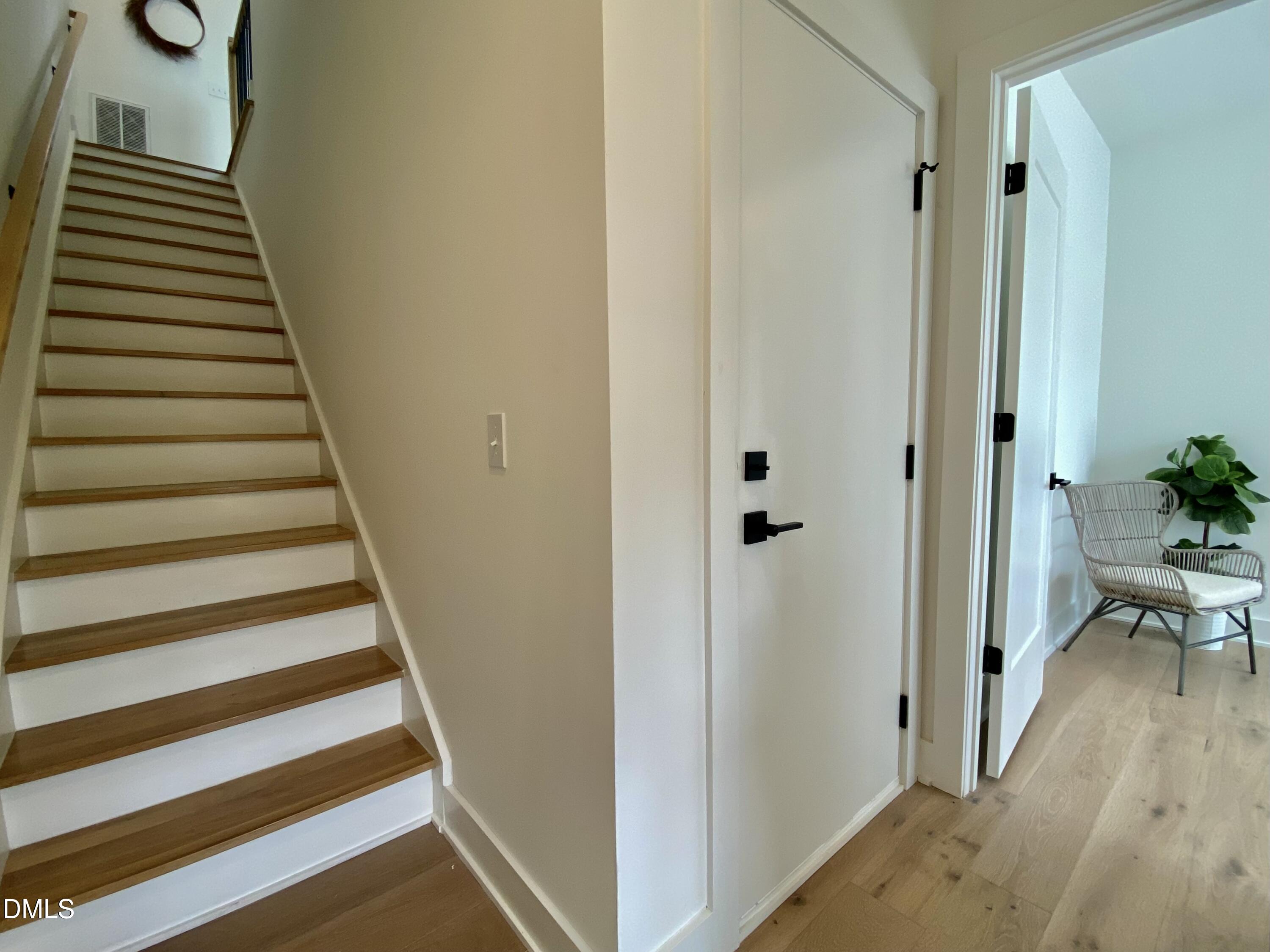 629 N Queen Street Property Photo 4