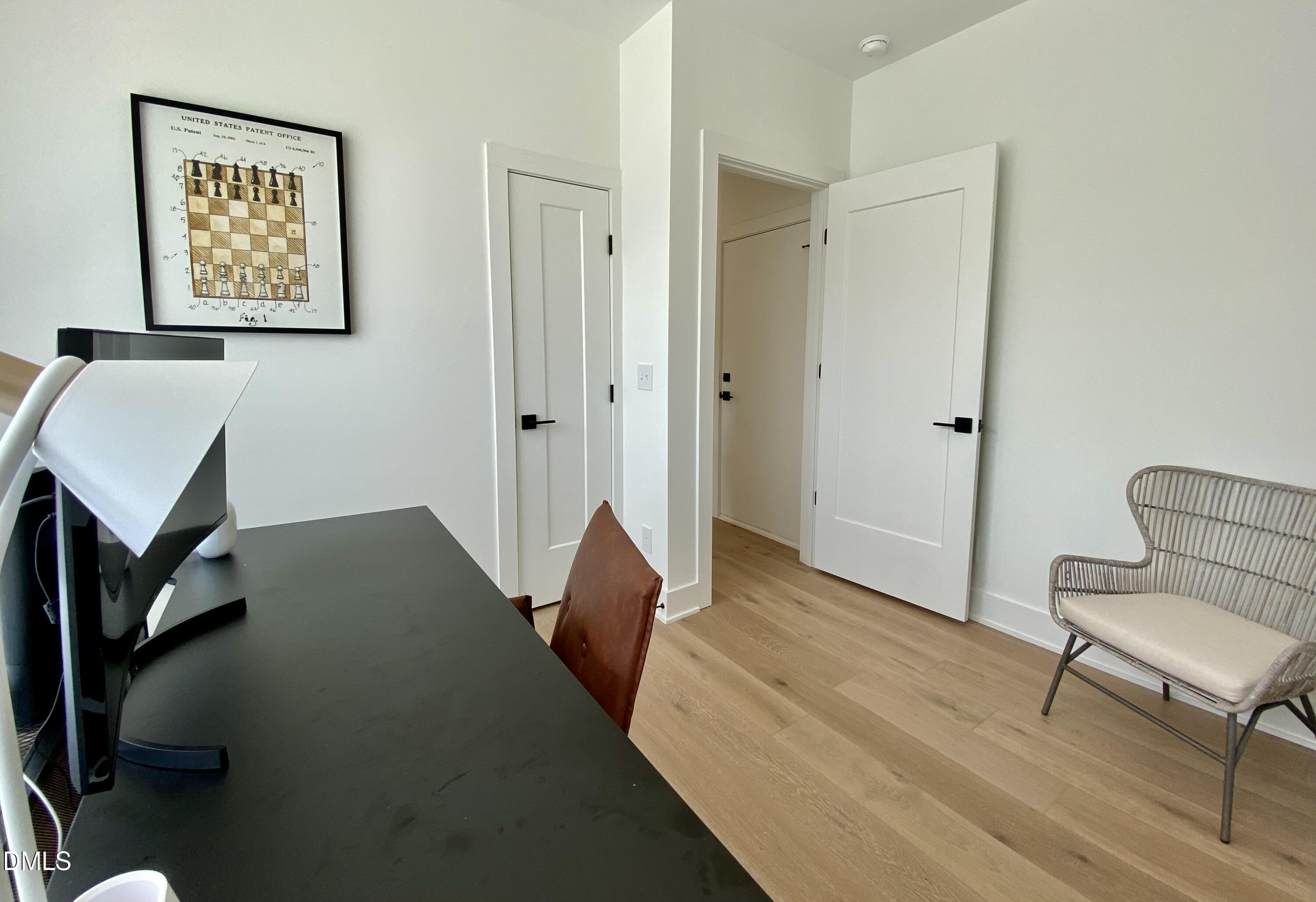 629 N Queen Street Property Photo 8
