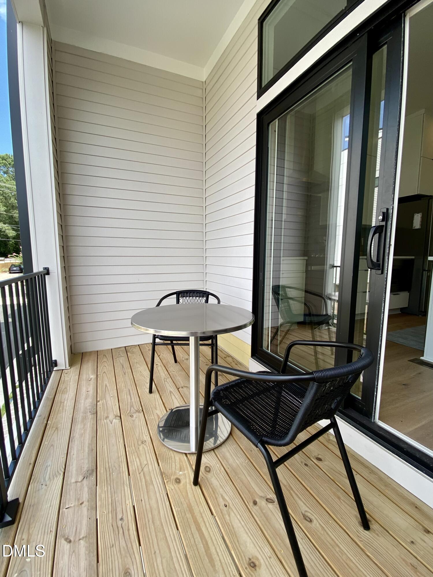 629 N Queen Street Property Photo 10
