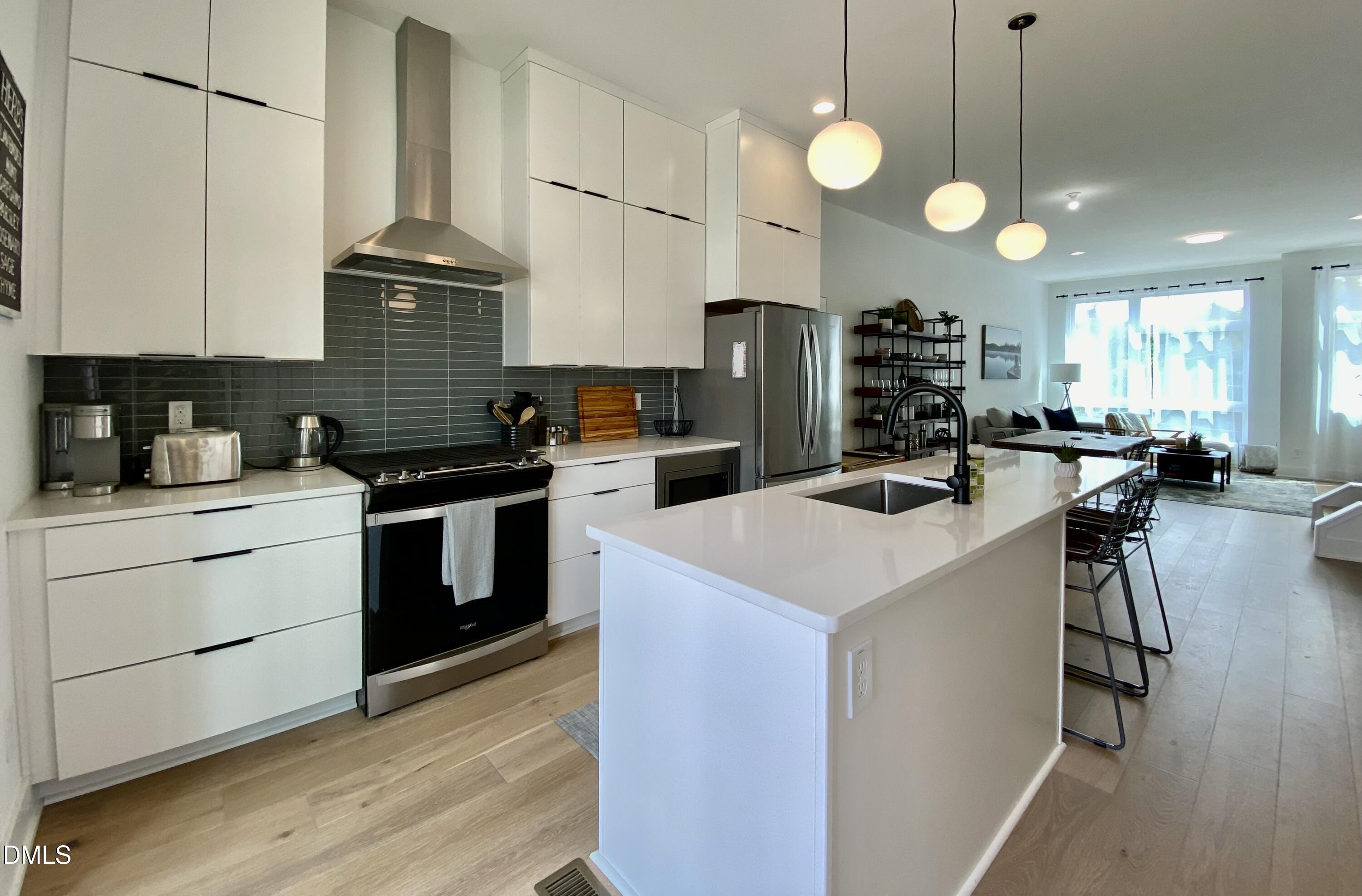 629 N Queen Street Property Photo 11