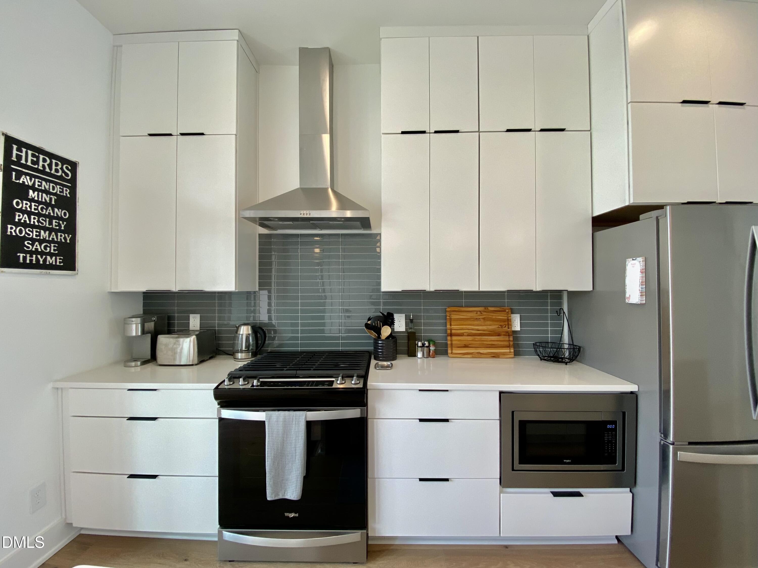 629 N Queen Street Property Photo 12