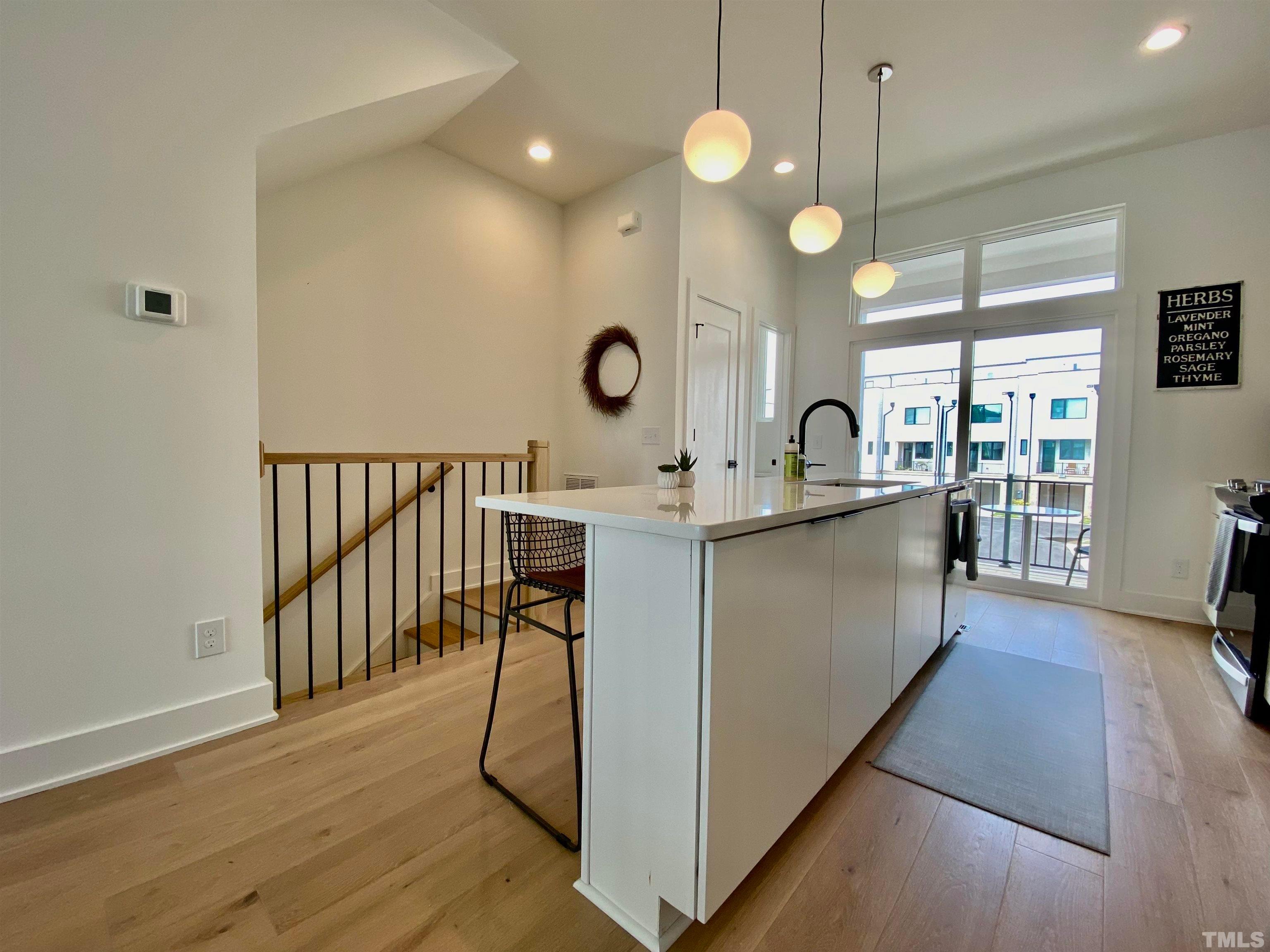 629 N Queen Street Property Photo 14