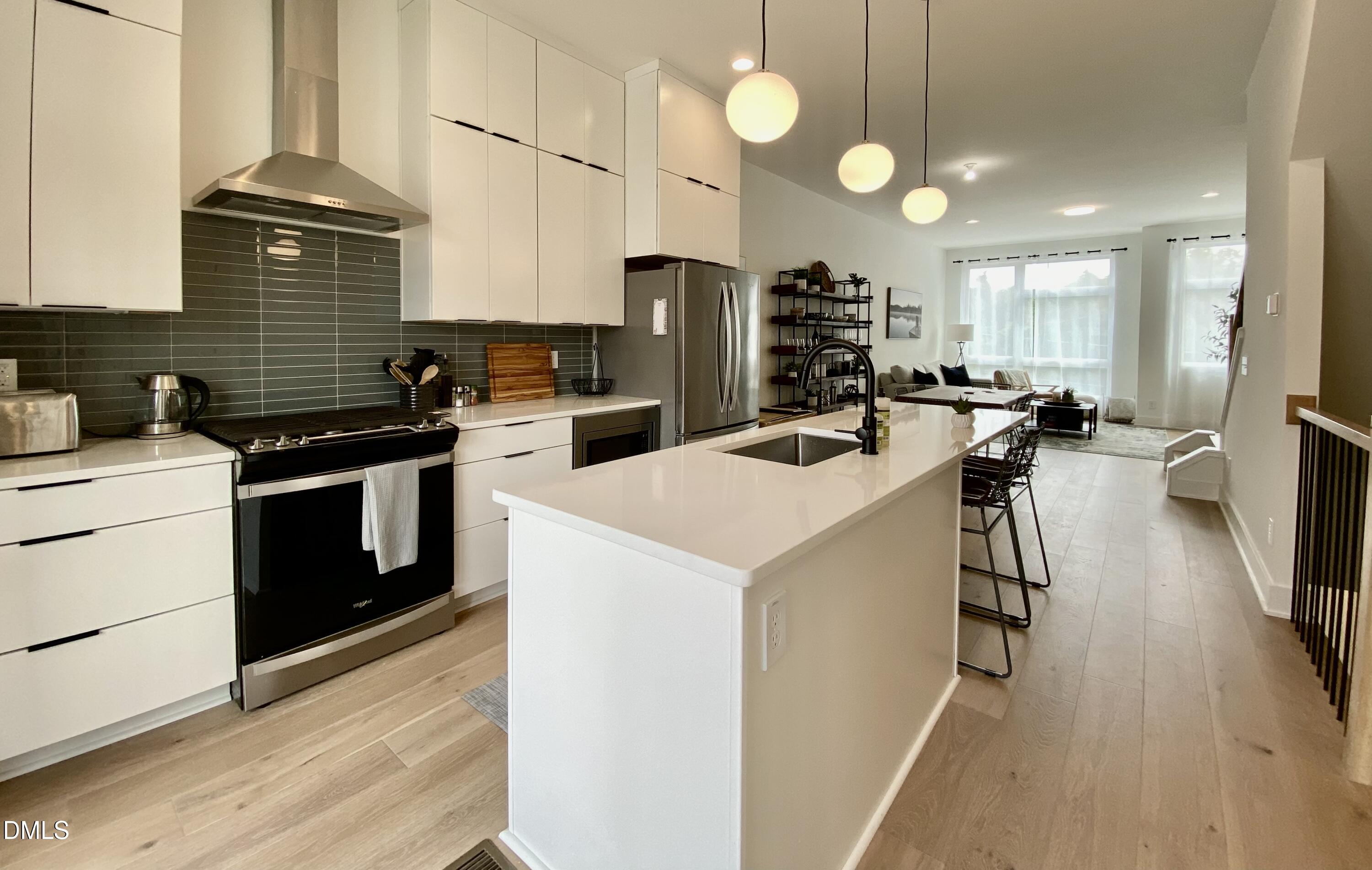 629 N Queen Street Property Photo 14