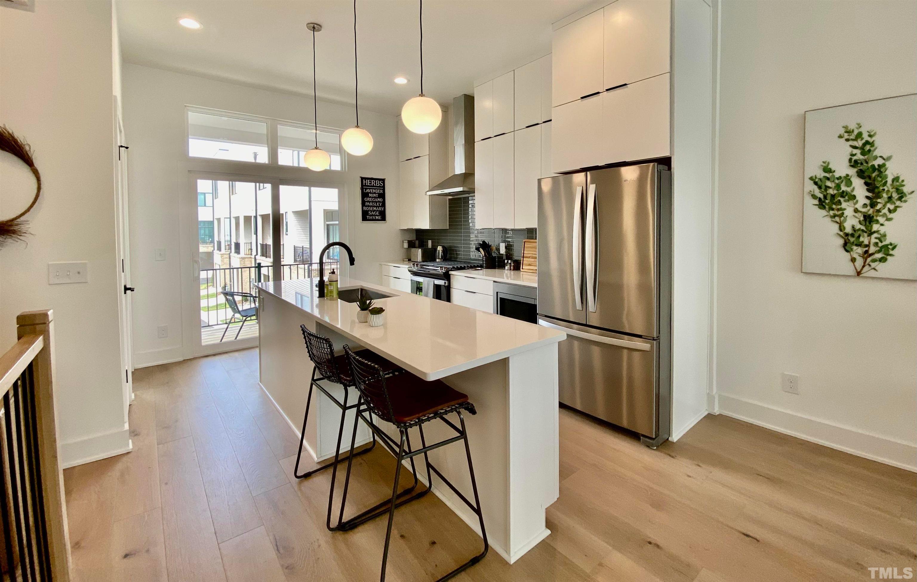 629 N Queen Street Property Photo 15