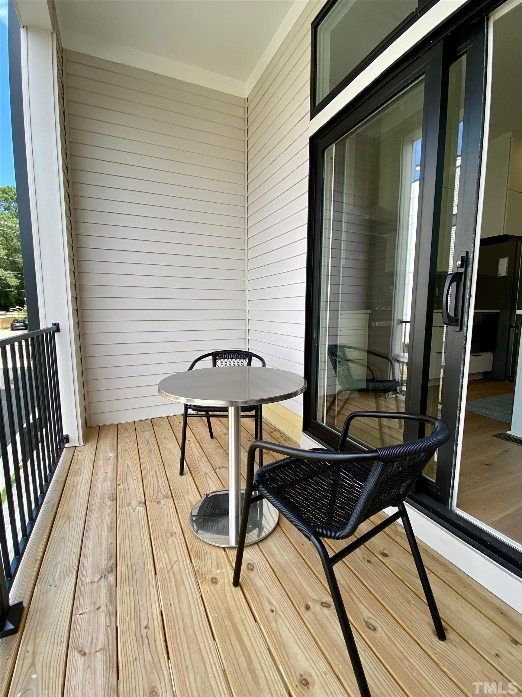 629 N Queen Street Property Photo 17