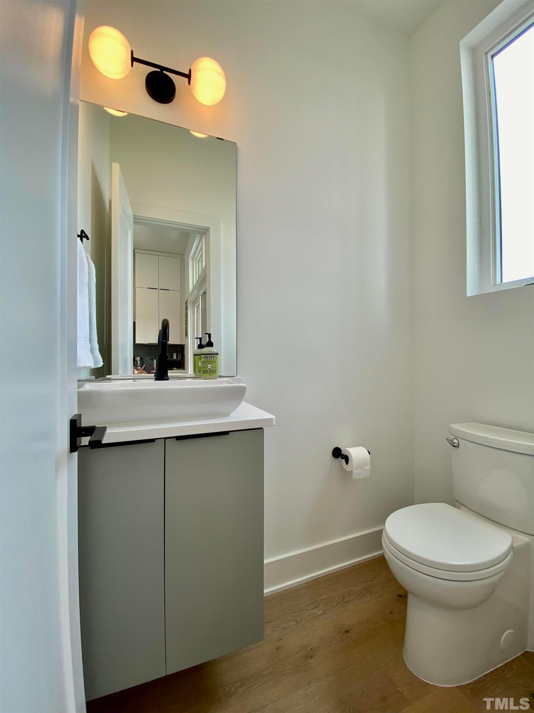 629 N Queen Street Property Photo 18