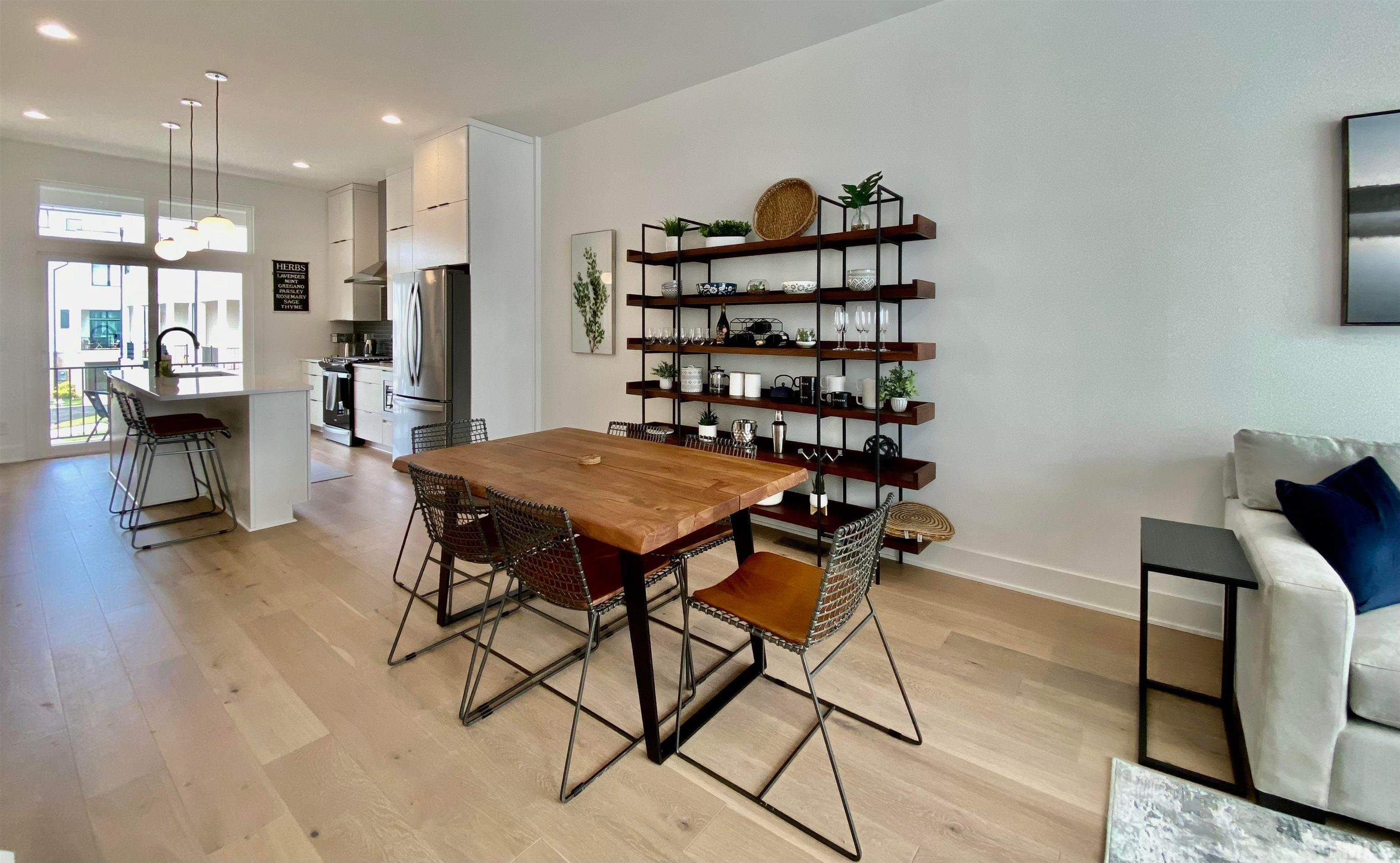 629 N Queen Street Property Photo 20