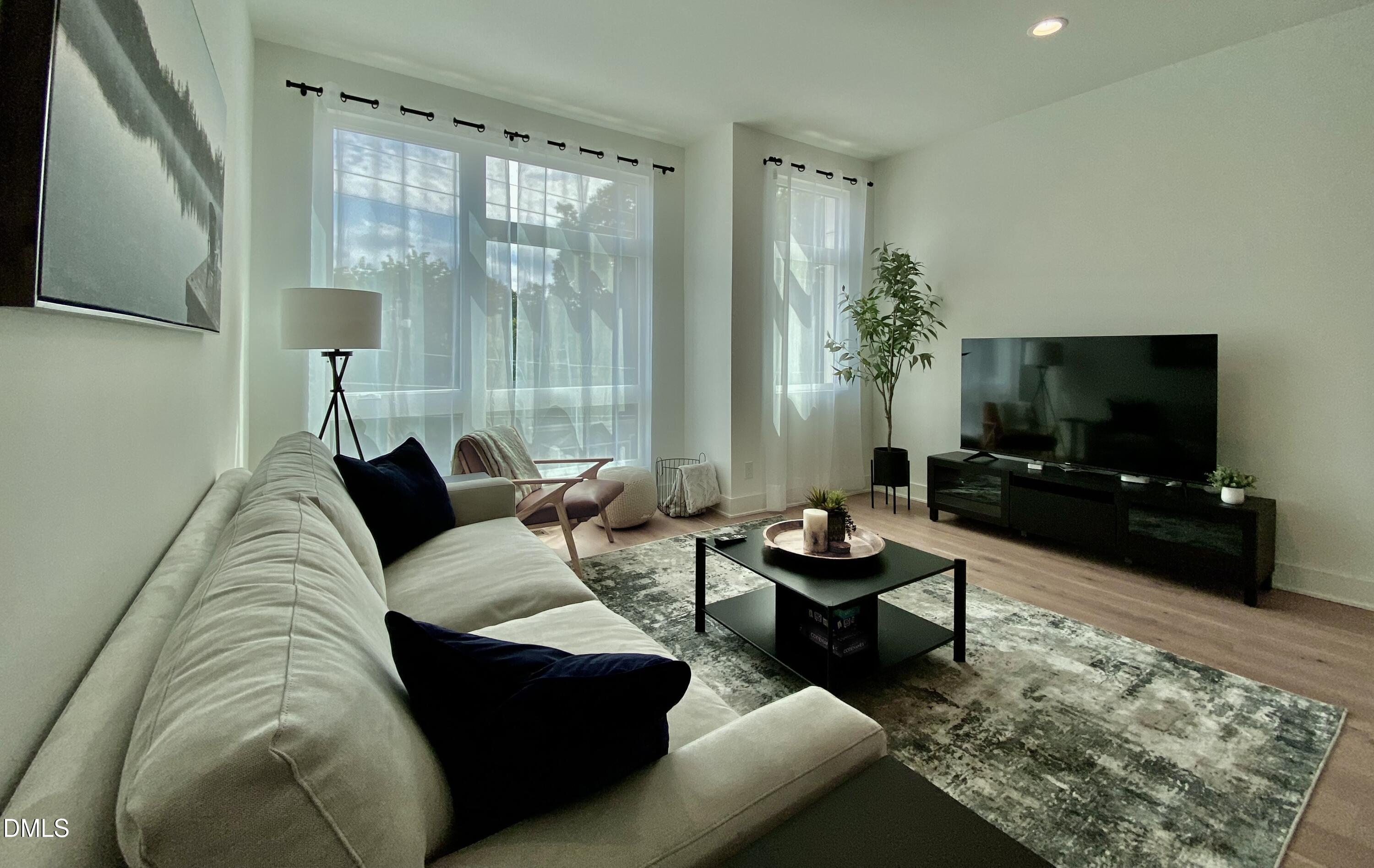 629 N Queen Street Property Photo 22