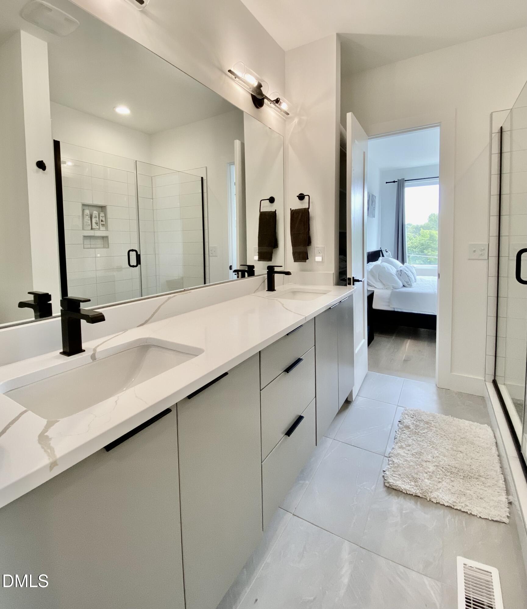 629 N Queen Street Property Photo 44