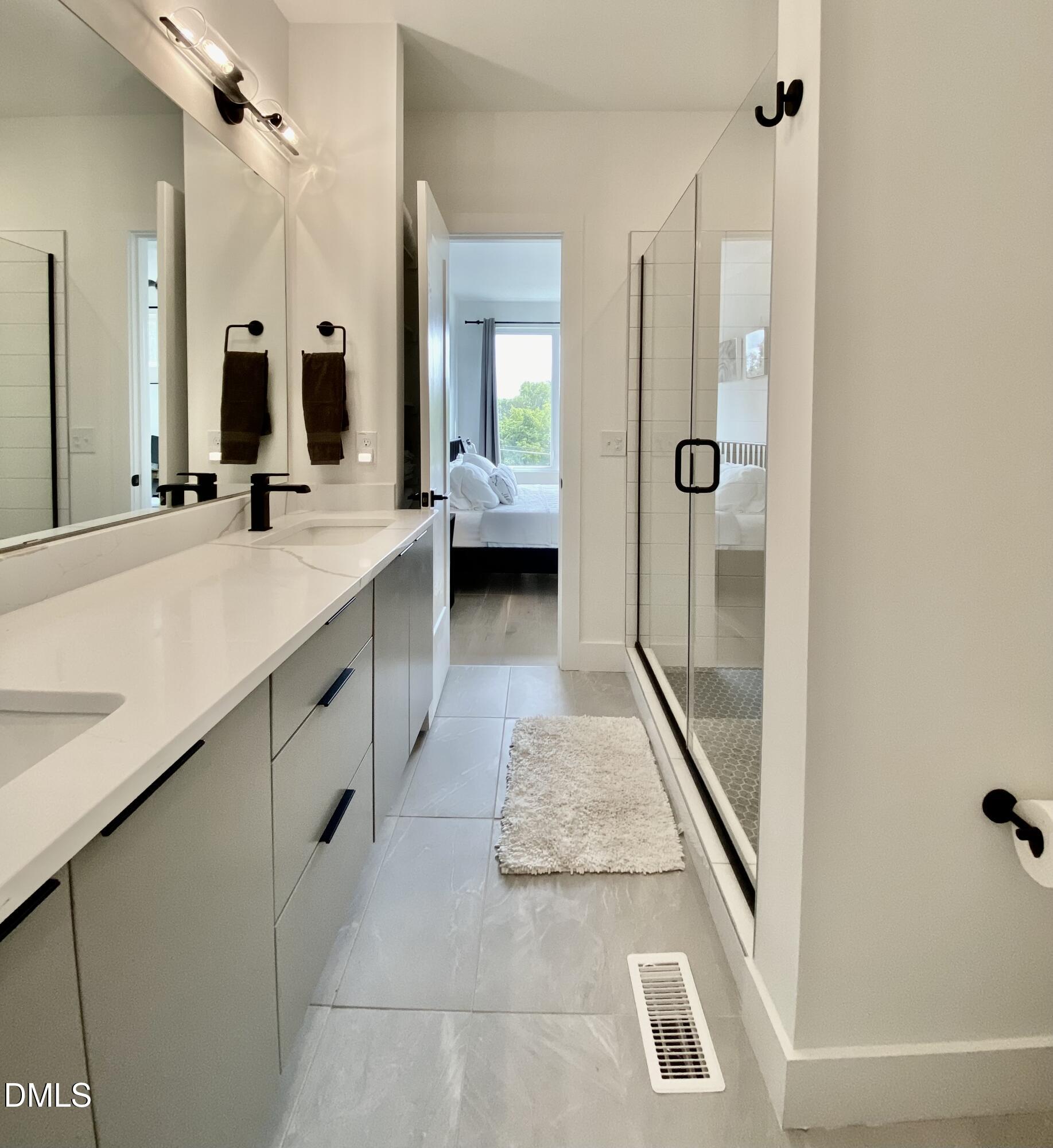 629 N Queen Street Property Photo 45