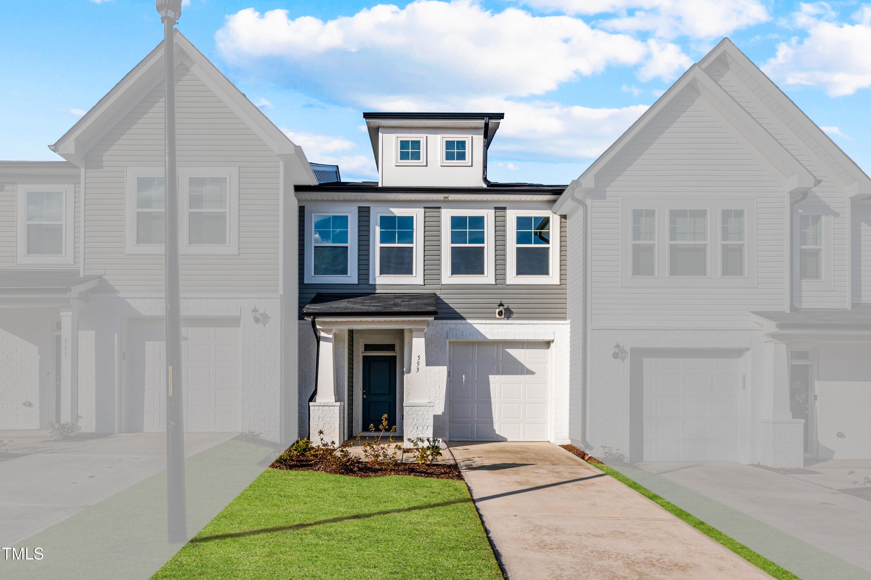 553 Eversden Drive Property Photo 3