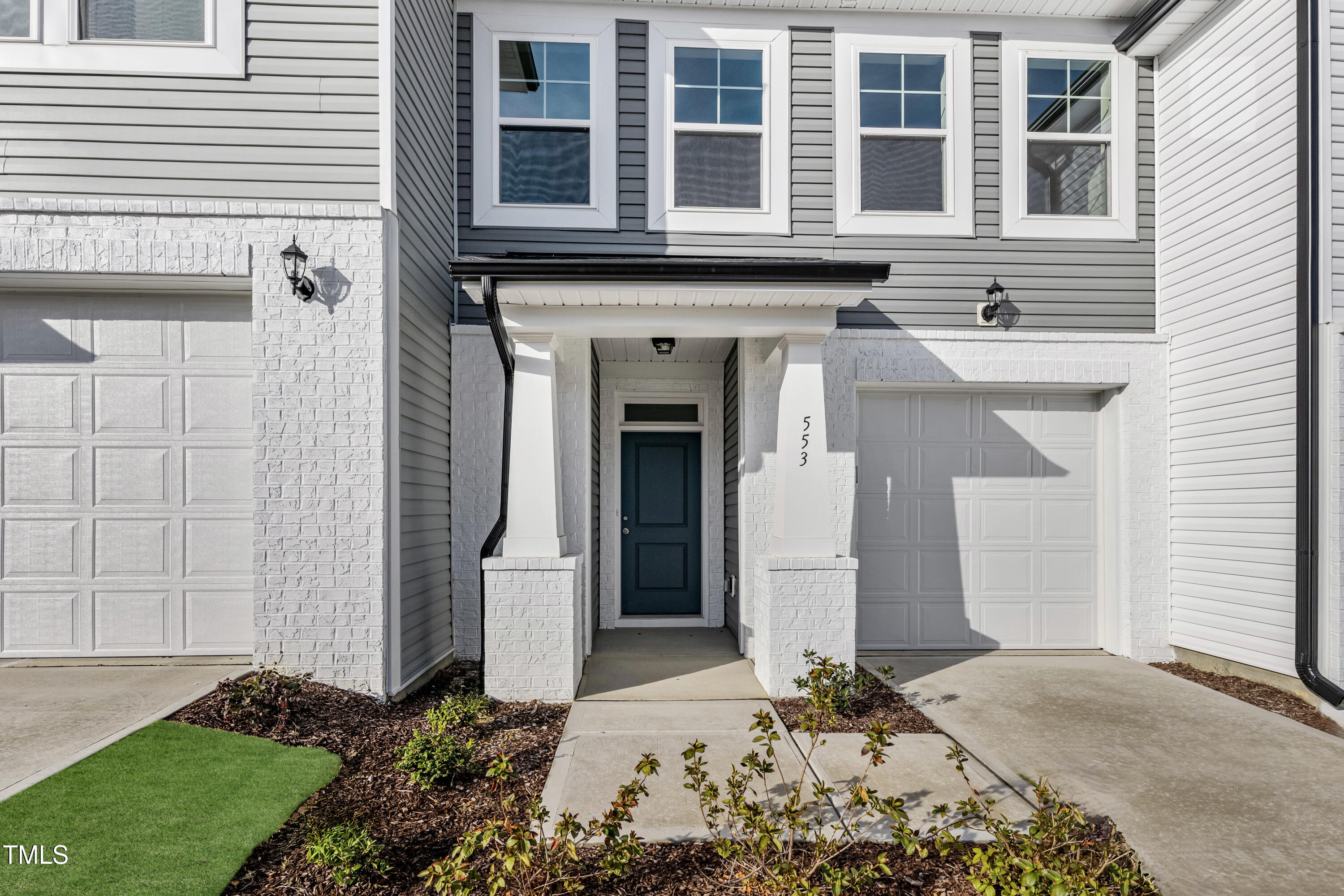 553 Eversden Drive Property Photo 4