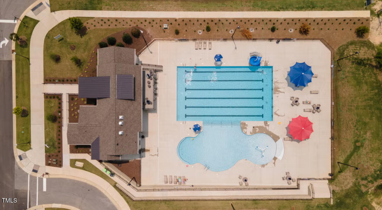 553 Eversden Drive Property Photo 9