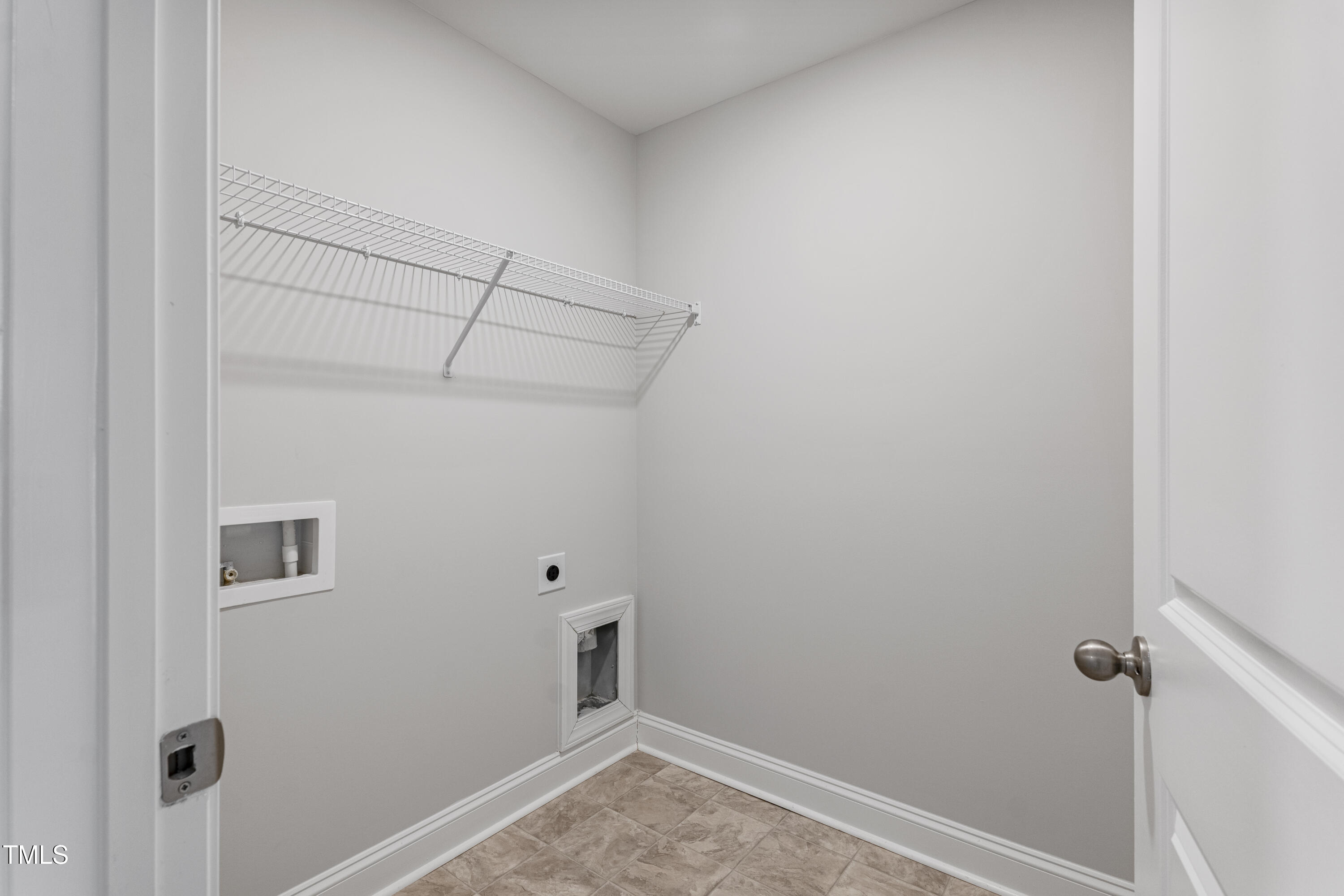 553 Eversden Drive Property Photo 14