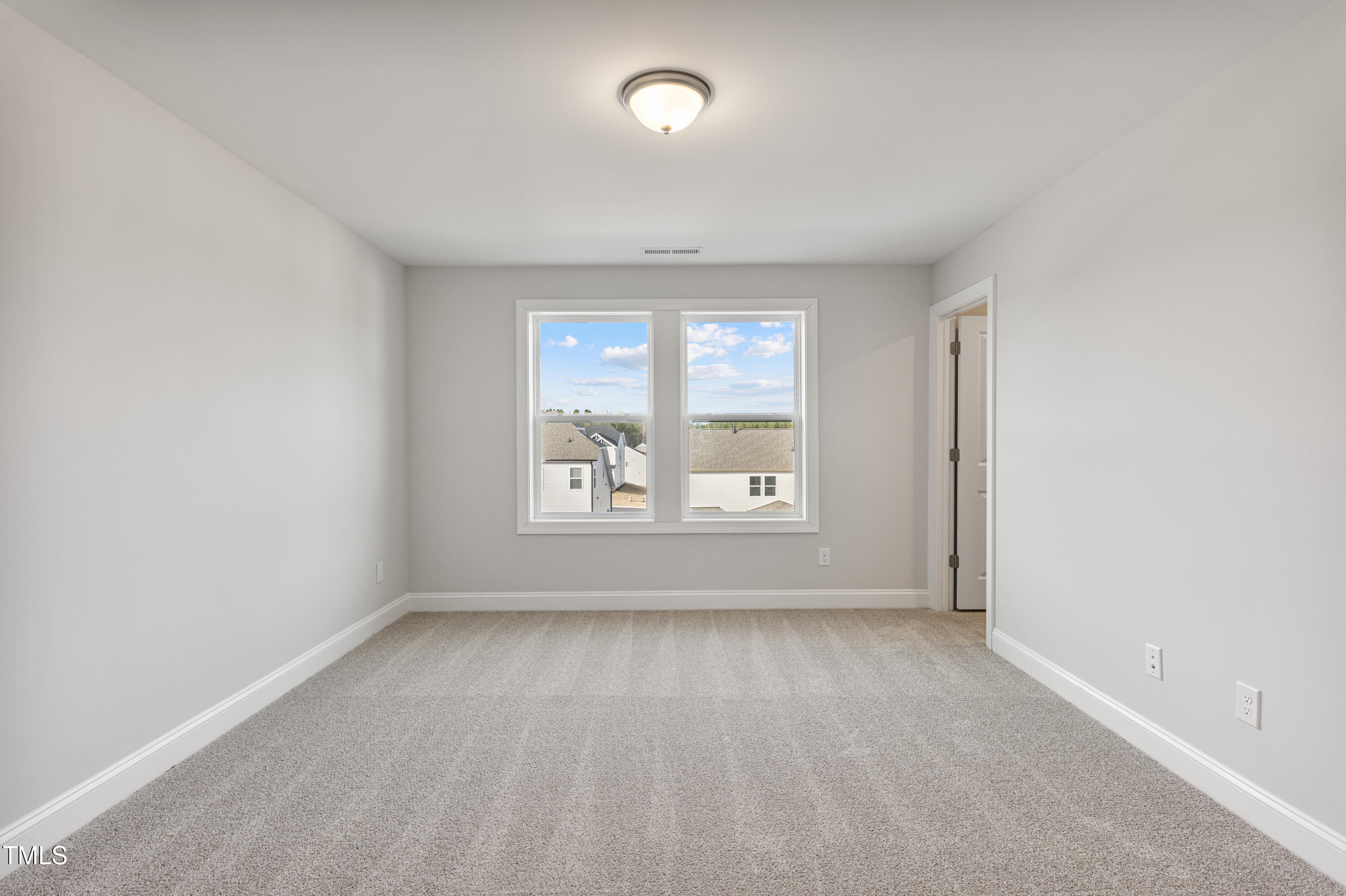 553 Eversden Drive Property Photo 15